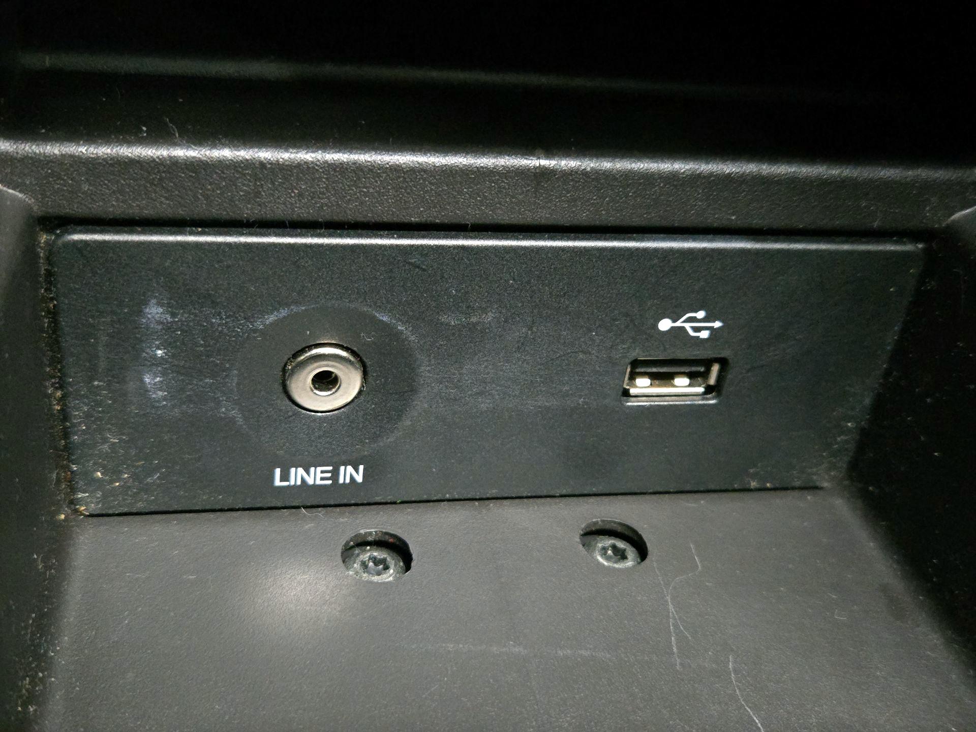 Thumbnail: 2014 Ford Focus - 17