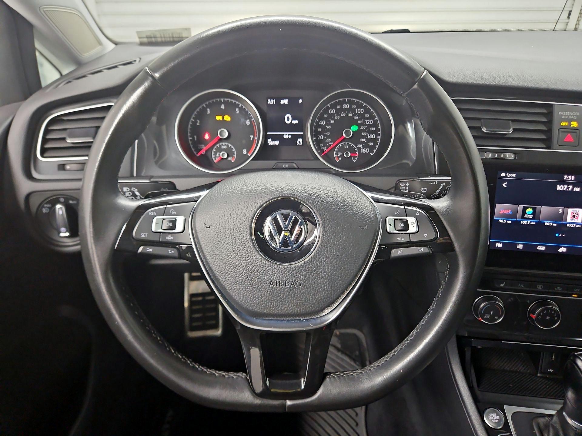 Thumbnail: 2019 Volkswagen Golf - 10