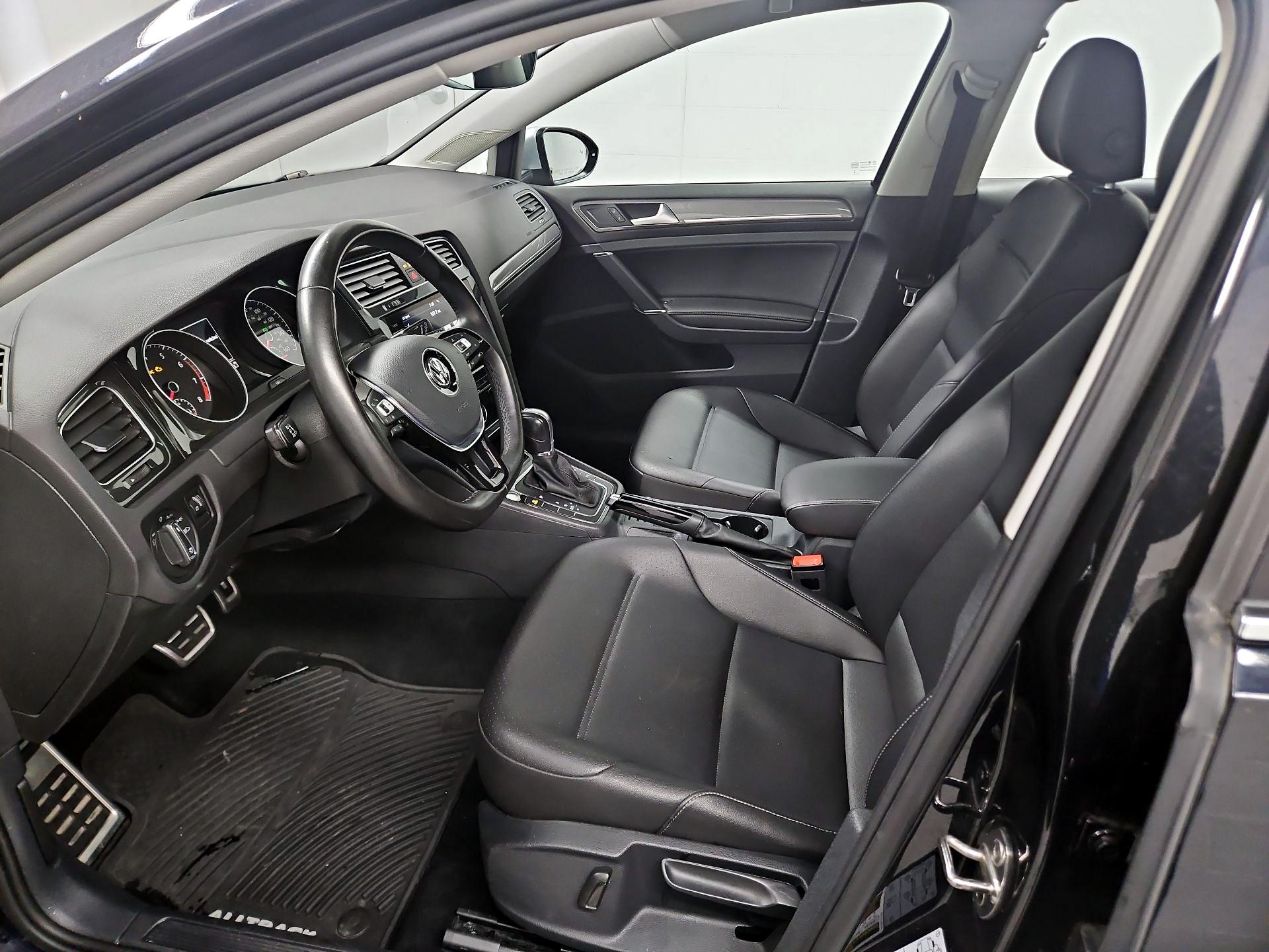 Thumbnail: 2019 Volkswagen Golf - 11