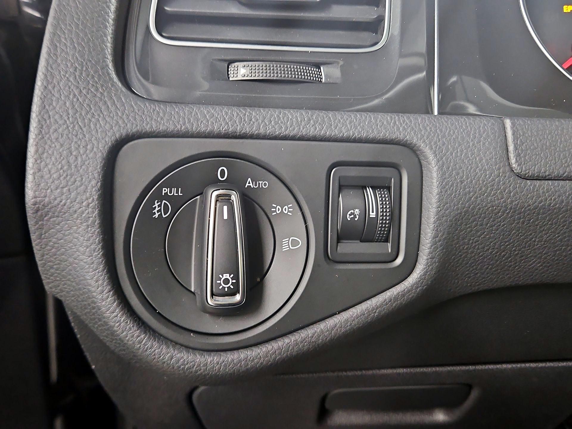 Thumbnail: 2019 Volkswagen Golf - 13