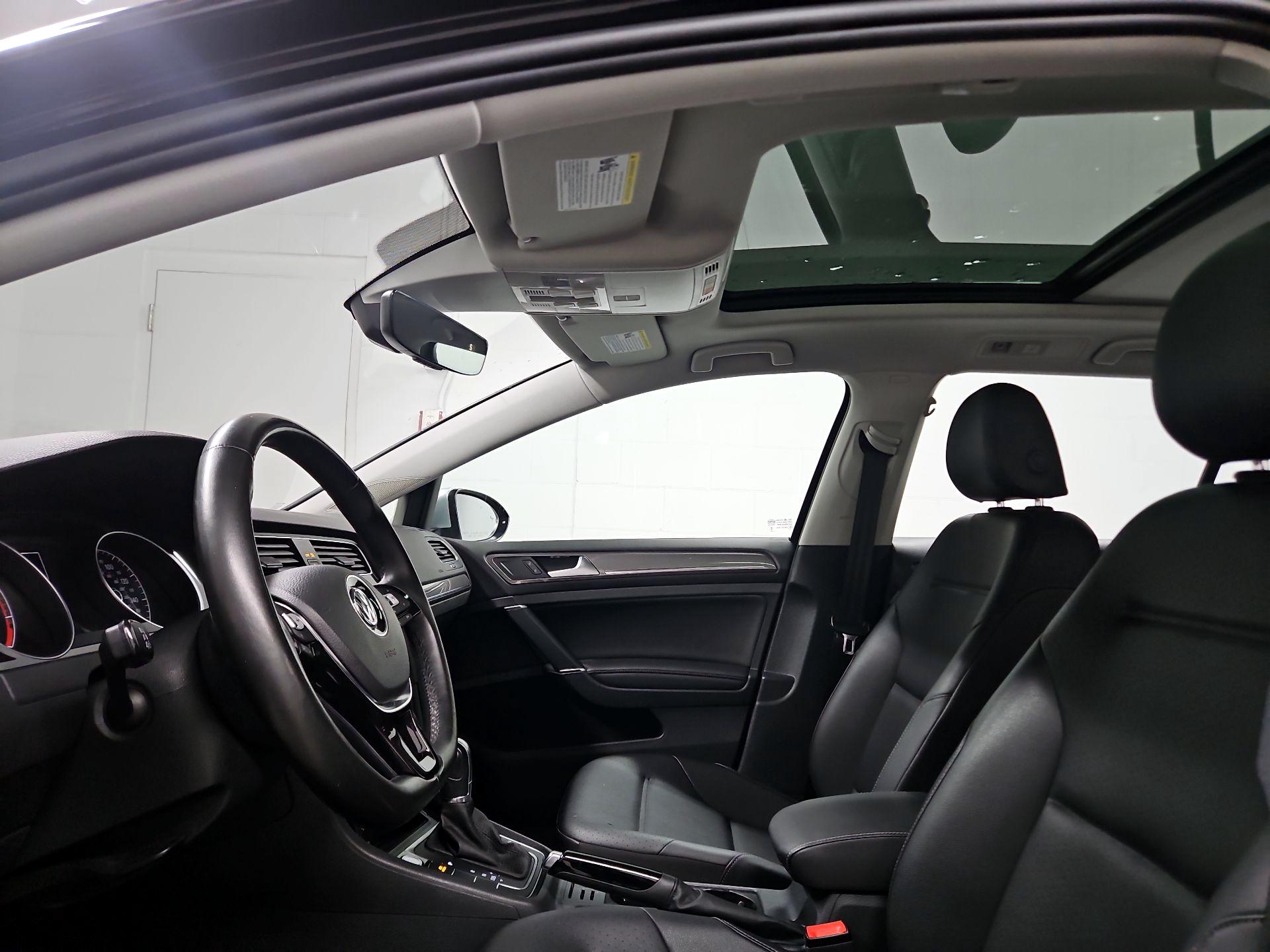 Thumbnail: 2019 Volkswagen Golf - 19