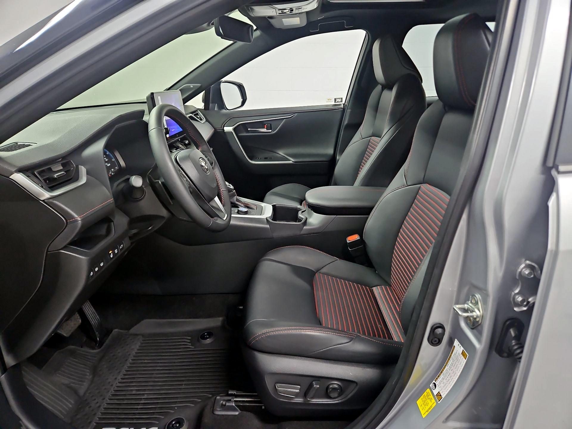 Thumbnail: 2025 Toyota RAV4 - 11