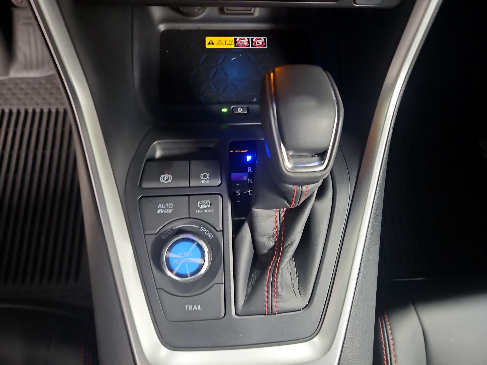 Thumbnail: 2025 Toyota RAV4 - 17