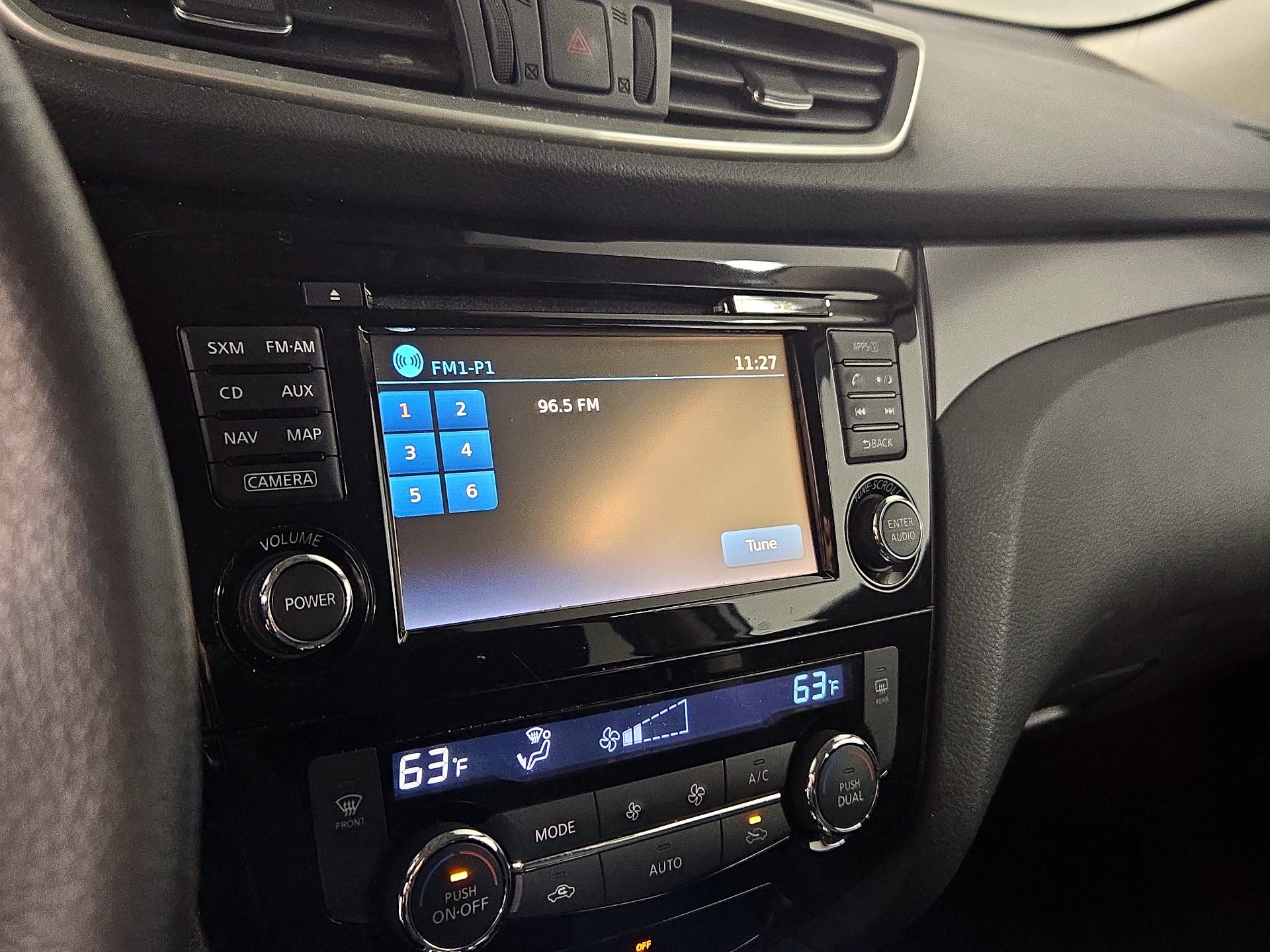 Thumbnail: 2016 Nissan Rogue - 16