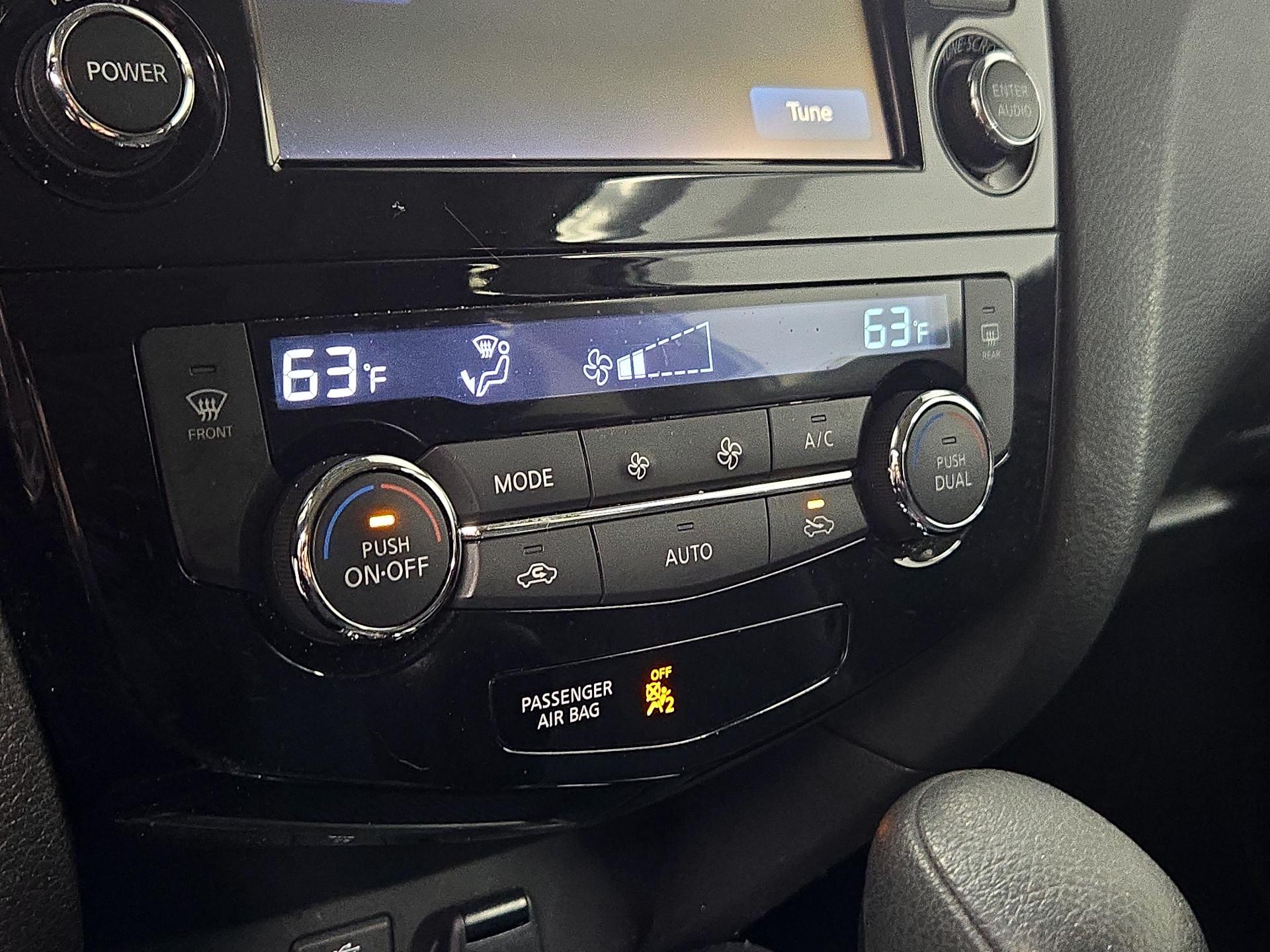 Thumbnail: 2016 Nissan Rogue - 17