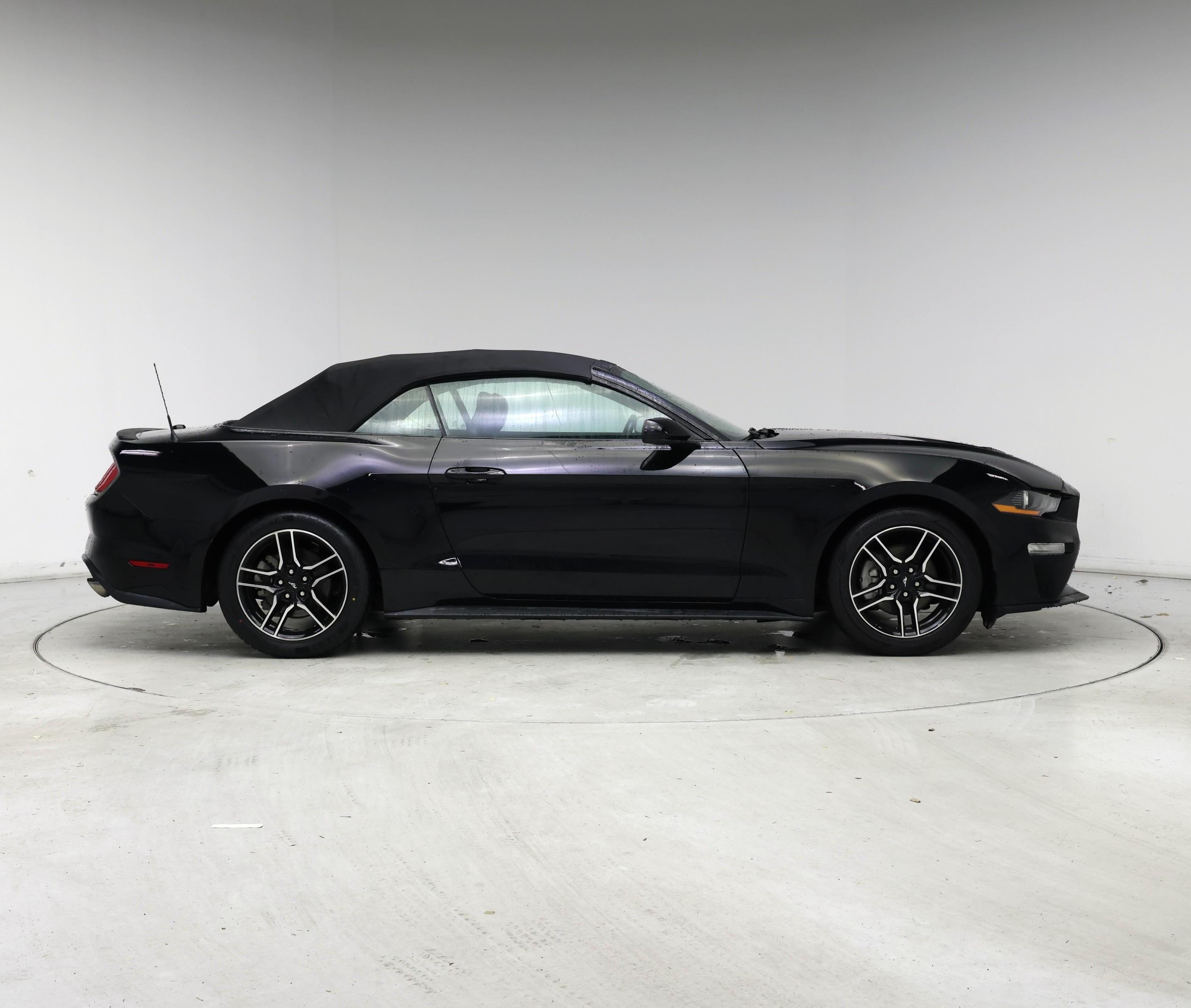 Thumbnail: 2022 Ford Mustang - 7