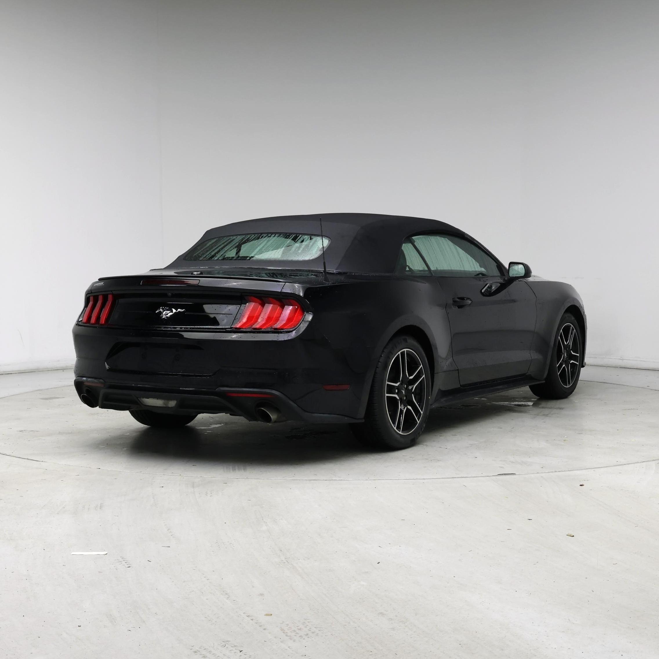 Thumbnail: 2022 Ford Mustang - 8