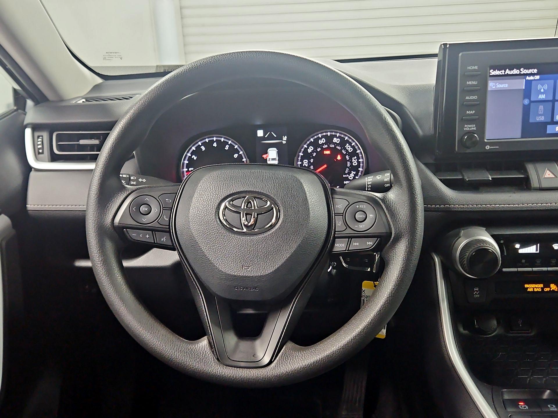 Thumbnail: 2022 Toyota RAV4 - 10