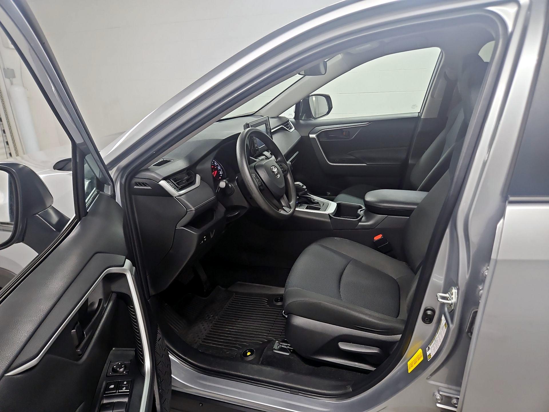 Thumbnail: 2022 Toyota RAV4 - 11