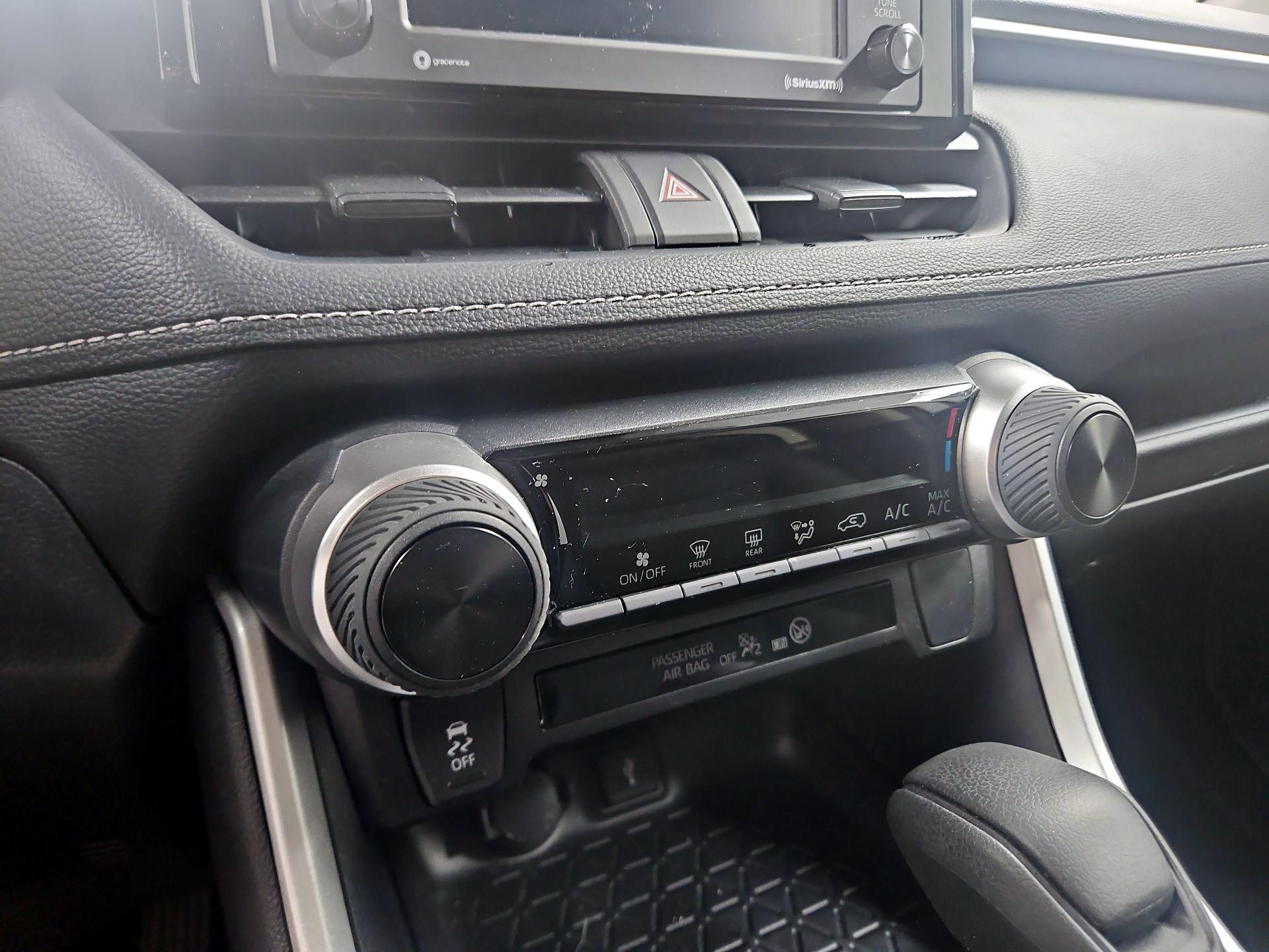 Thumbnail: 2022 Toyota RAV4 - 16