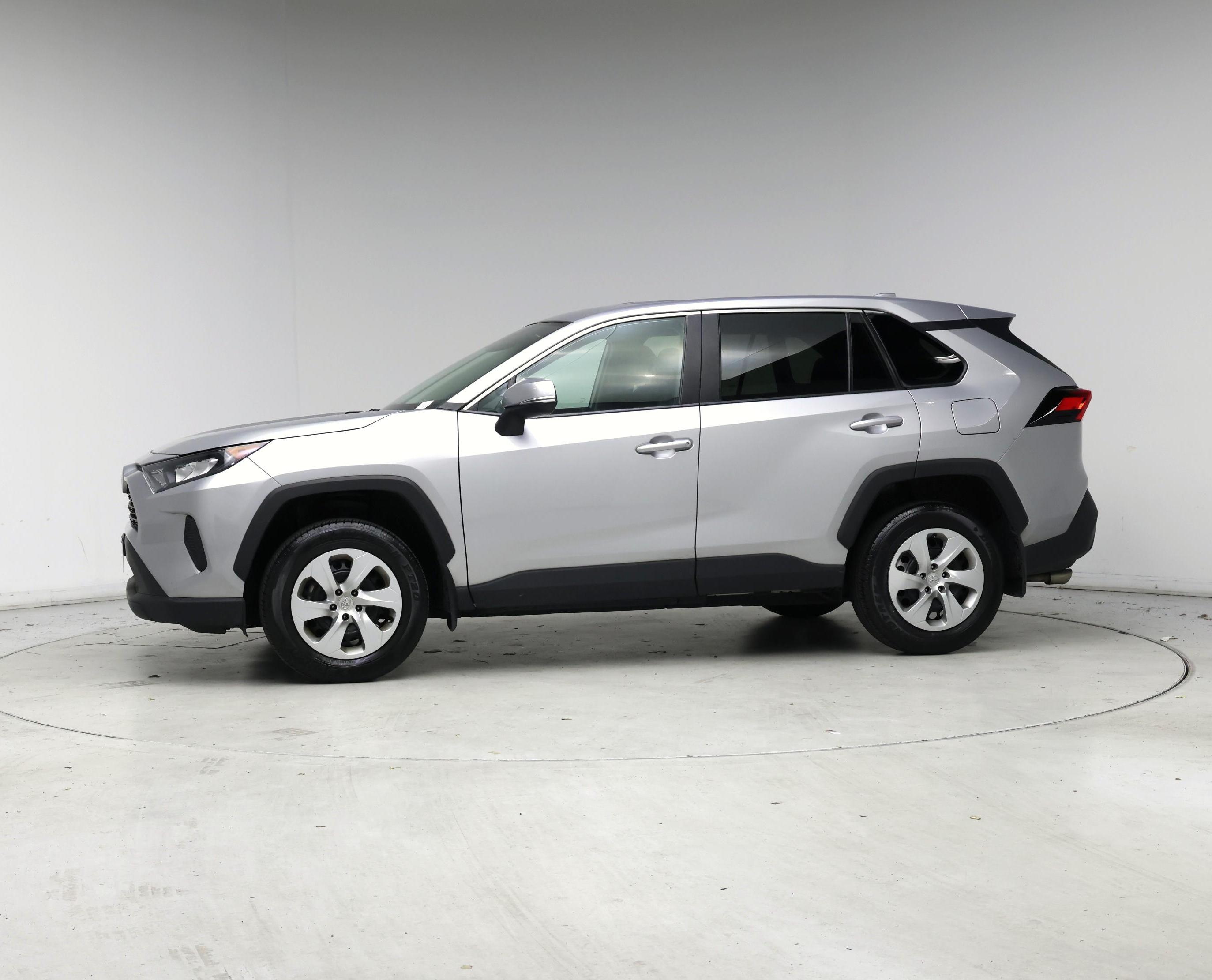 Thumbnail: 2022 Toyota RAV4 - 3