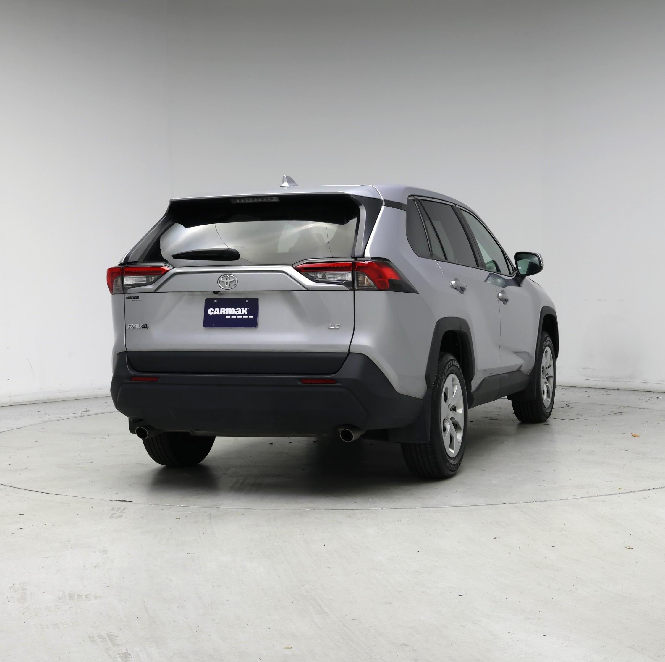 Thumbnail: 2022 Toyota RAV4 - 8