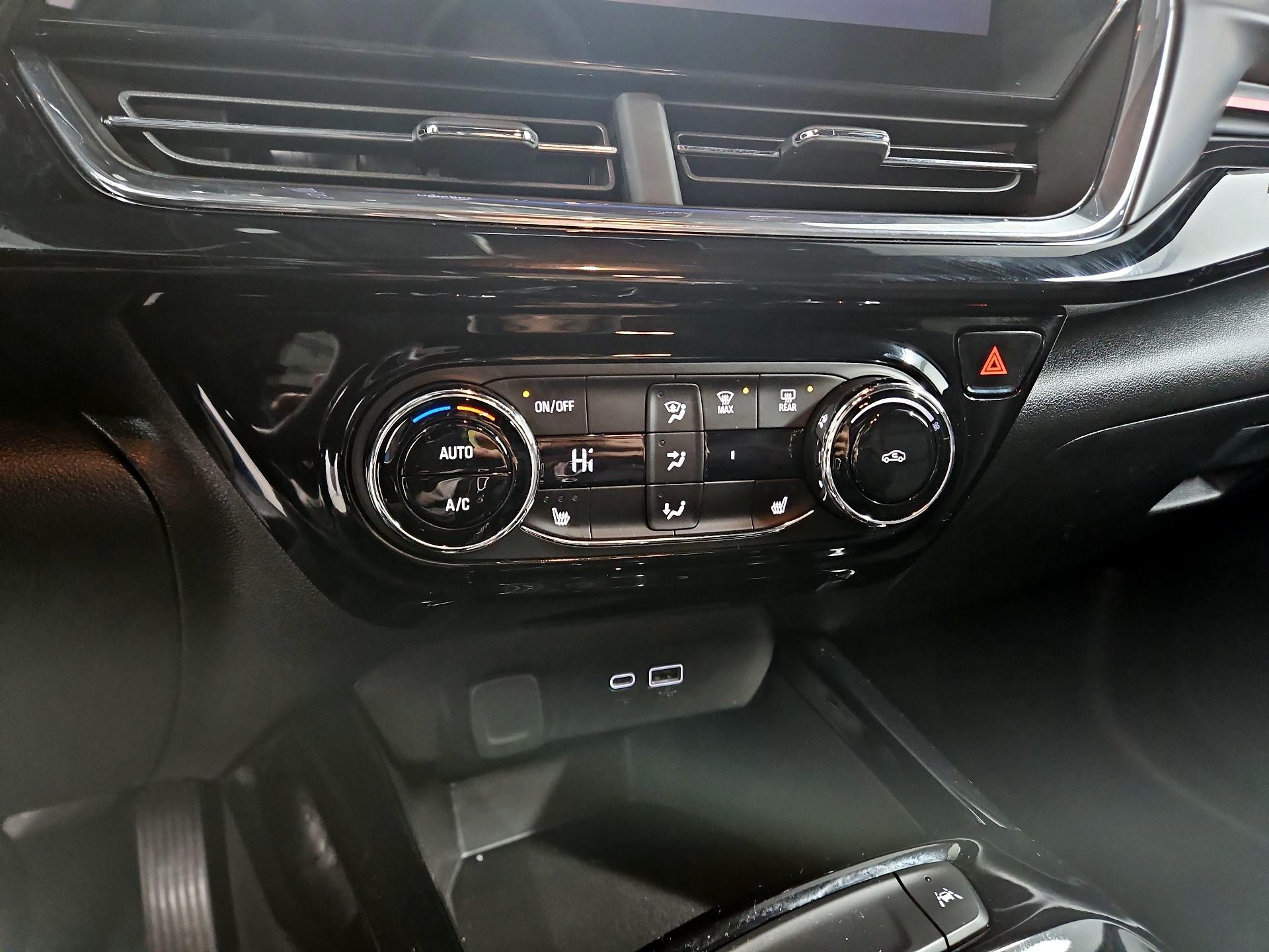 Thumbnail: 2025 Chevrolet Trax - 16