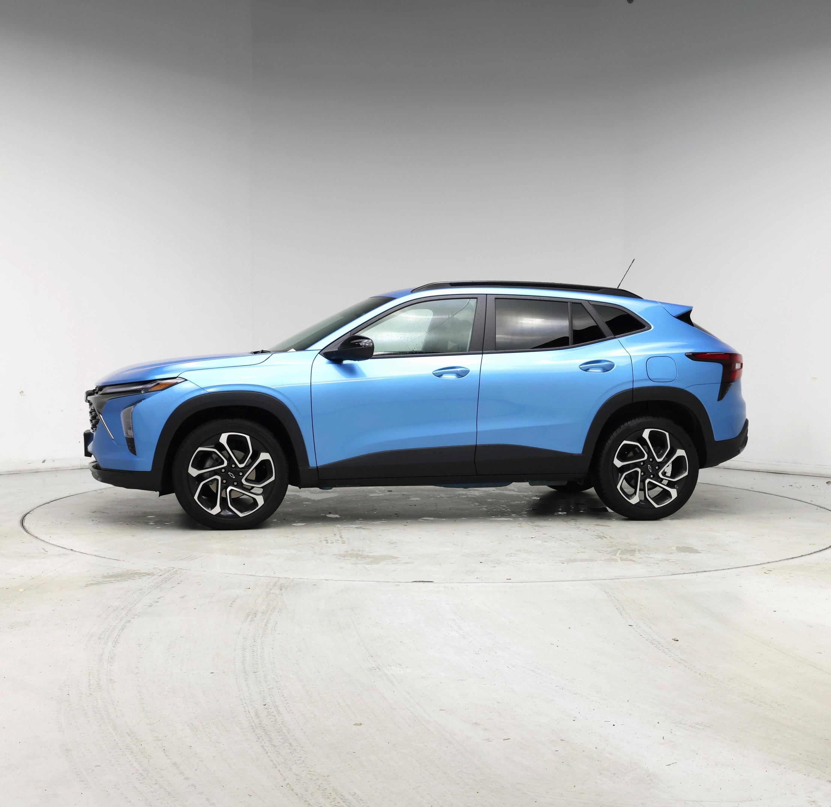 Thumbnail: 2025 Chevrolet Trax - 3