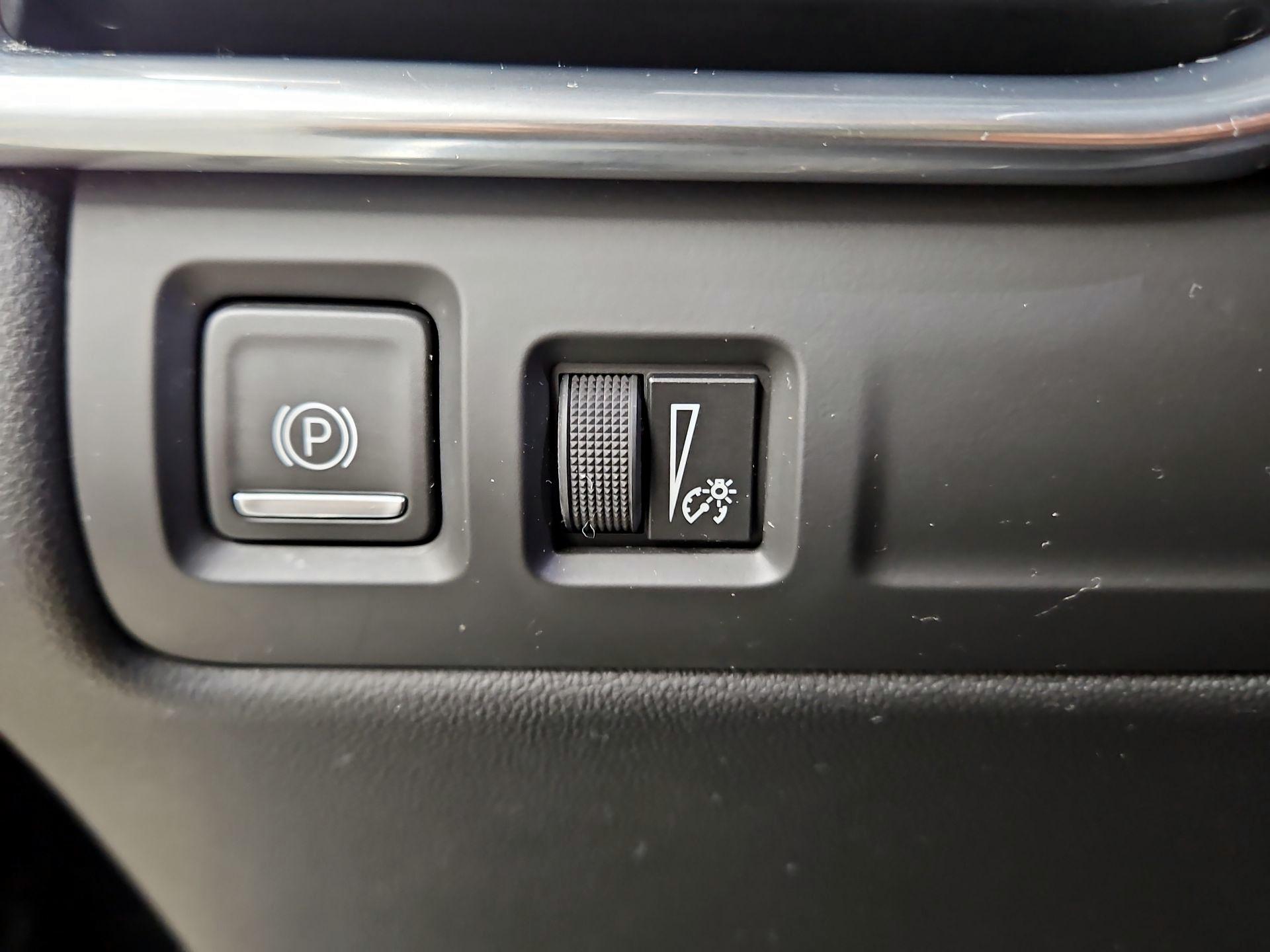 Thumbnail: 2020 Cadillac XT4 - 13