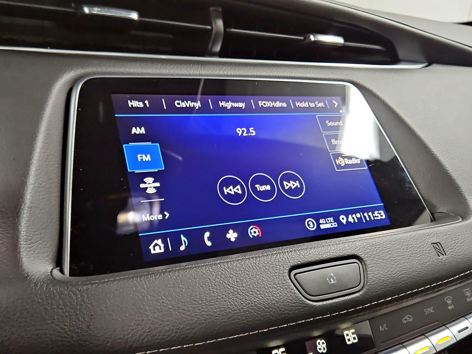 Thumbnail: 2020 Cadillac XT4 - 15