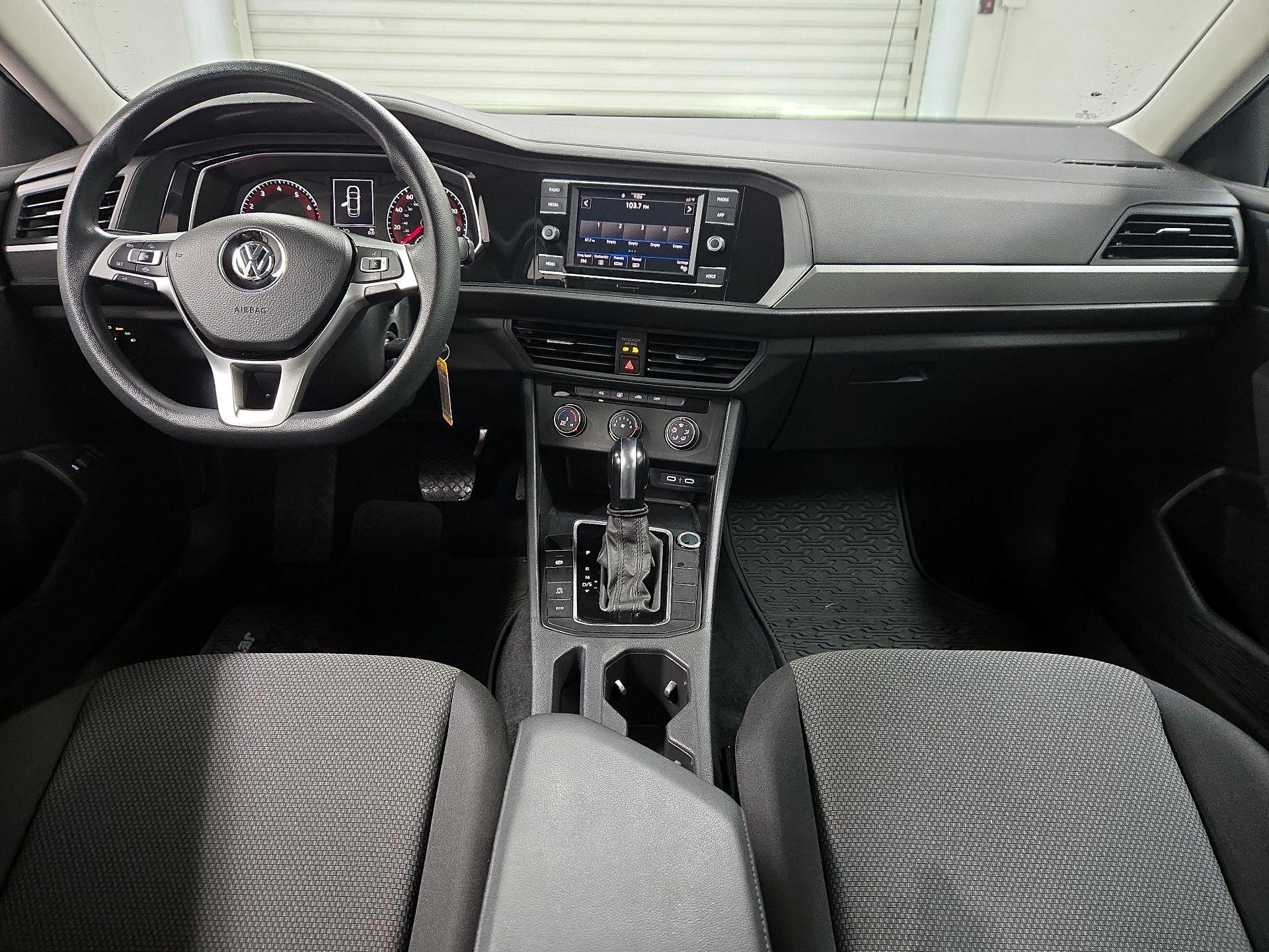 Thumbnail: 2020 Volkswagen Jetta - 9