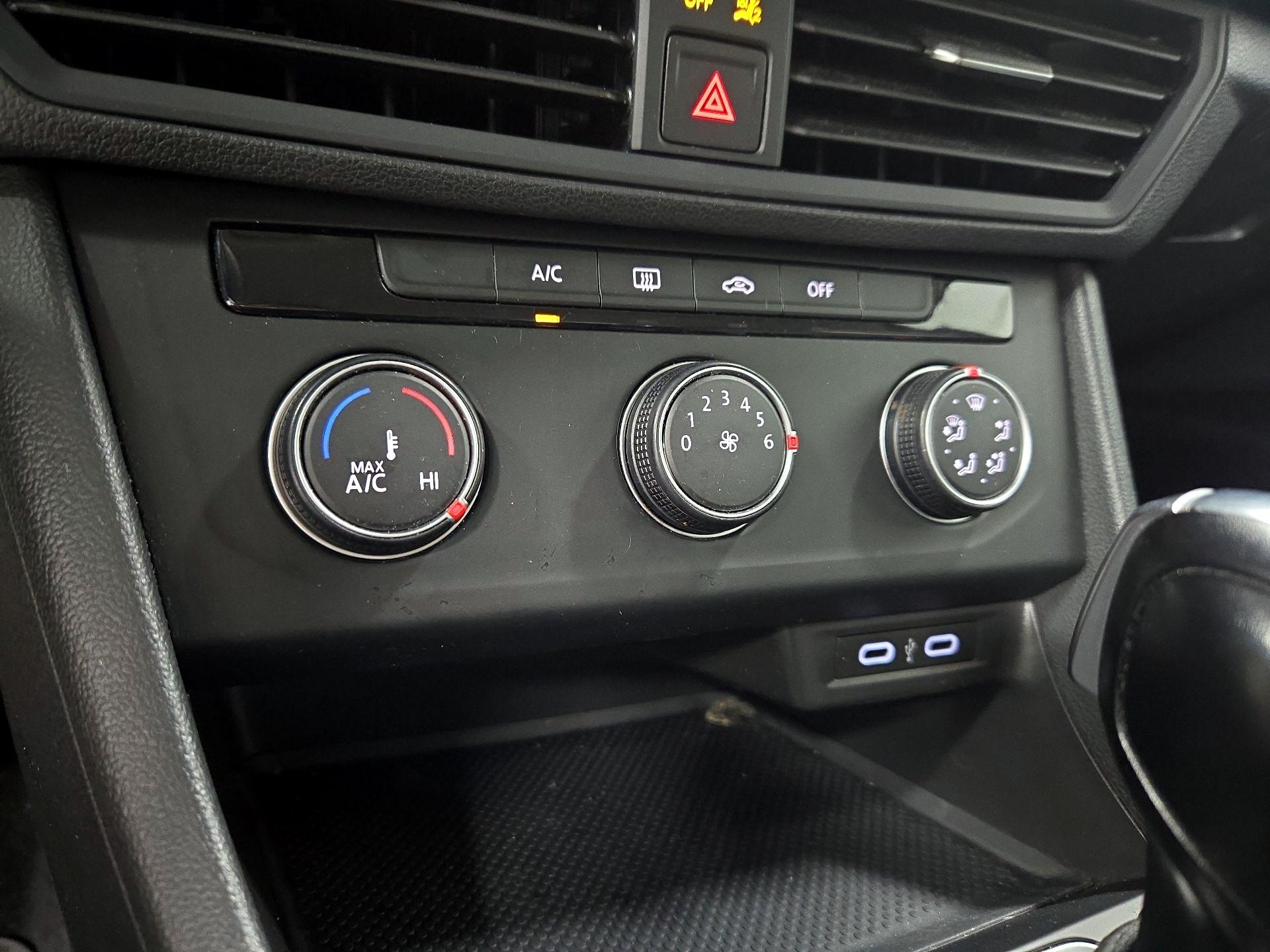 Thumbnail: 2020 Volkswagen Jetta - 16