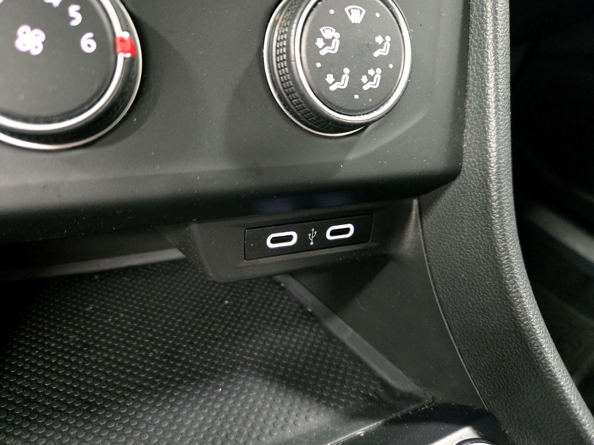 Thumbnail: 2020 Volkswagen Jetta - 18