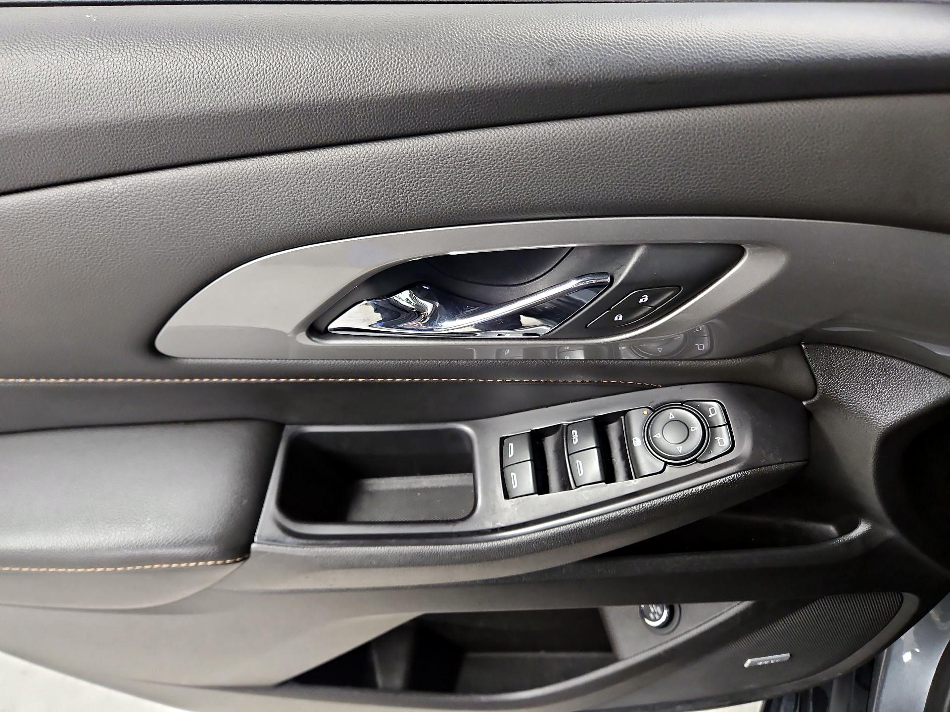 Thumbnail: 2018 Chevrolet Traverse - 12