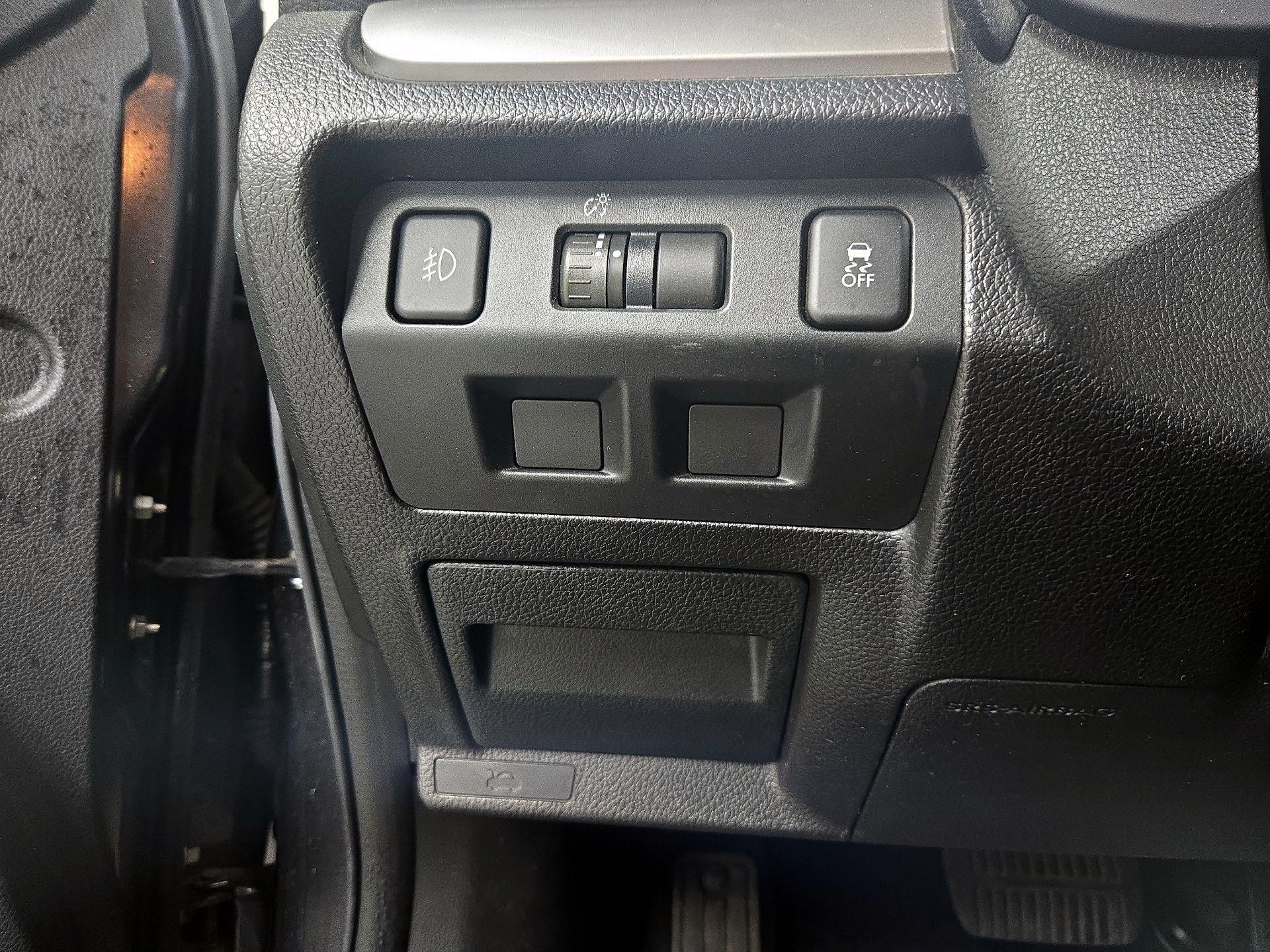 Thumbnail: 2014 Subaru Impreza - 13