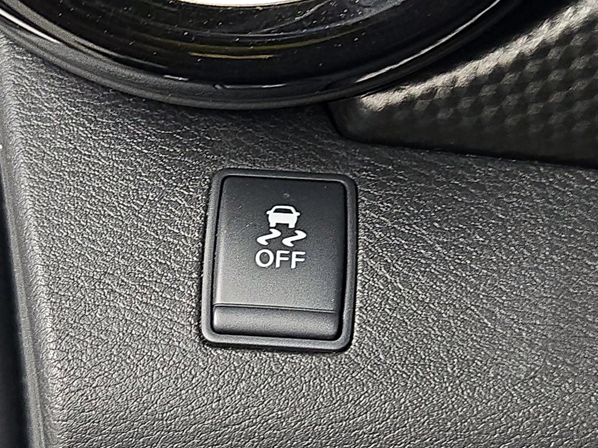 Thumbnail: 2018 Nissan Kicks - 13