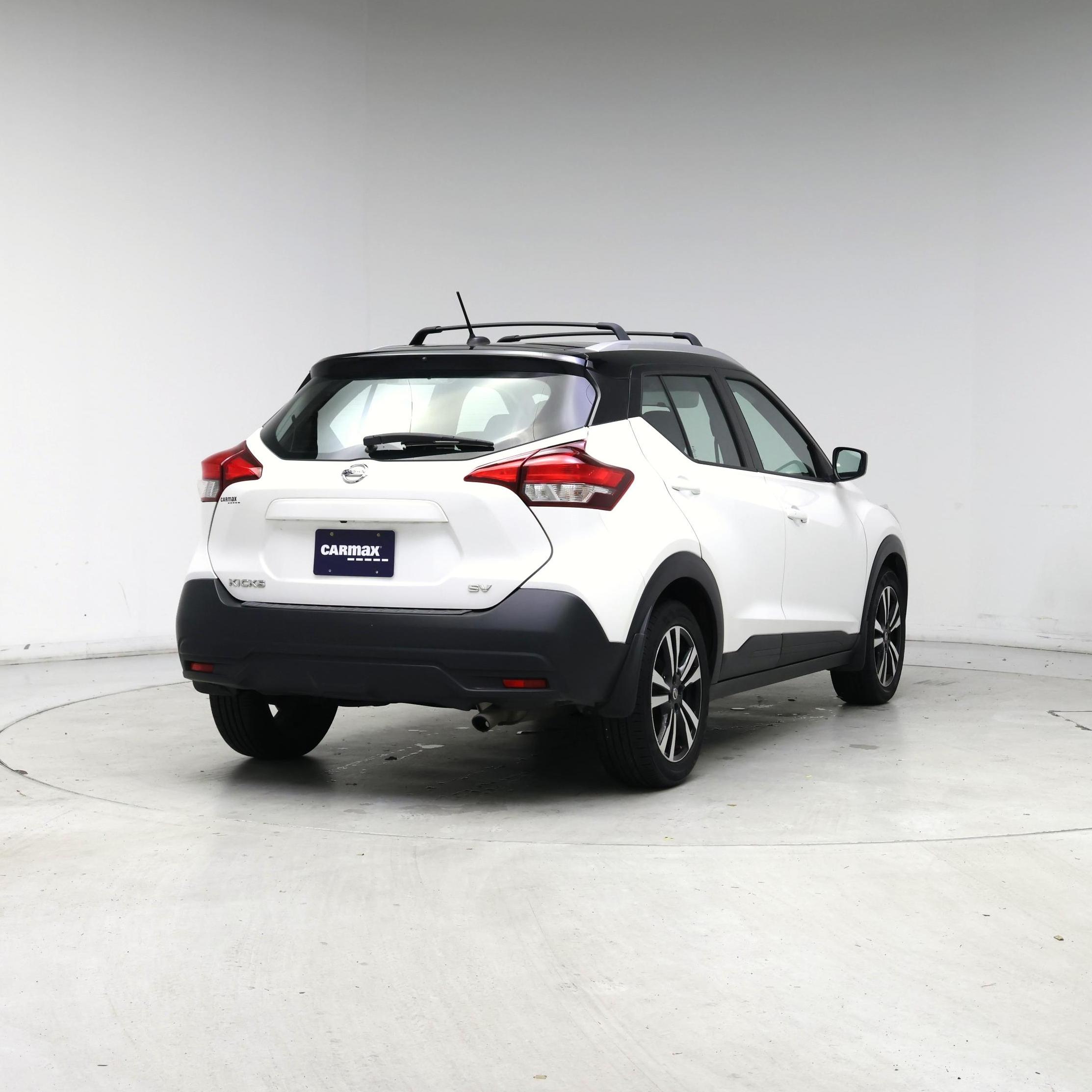 Thumbnail: 2018 Nissan Kicks - 8