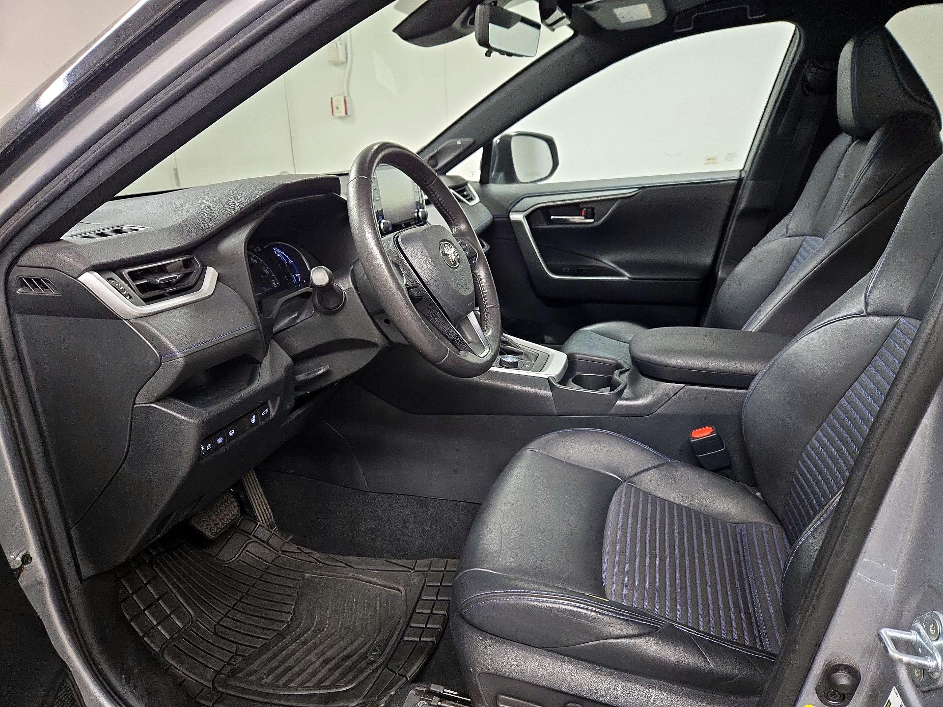 Thumbnail: 2021 Toyota RAV4 - 11