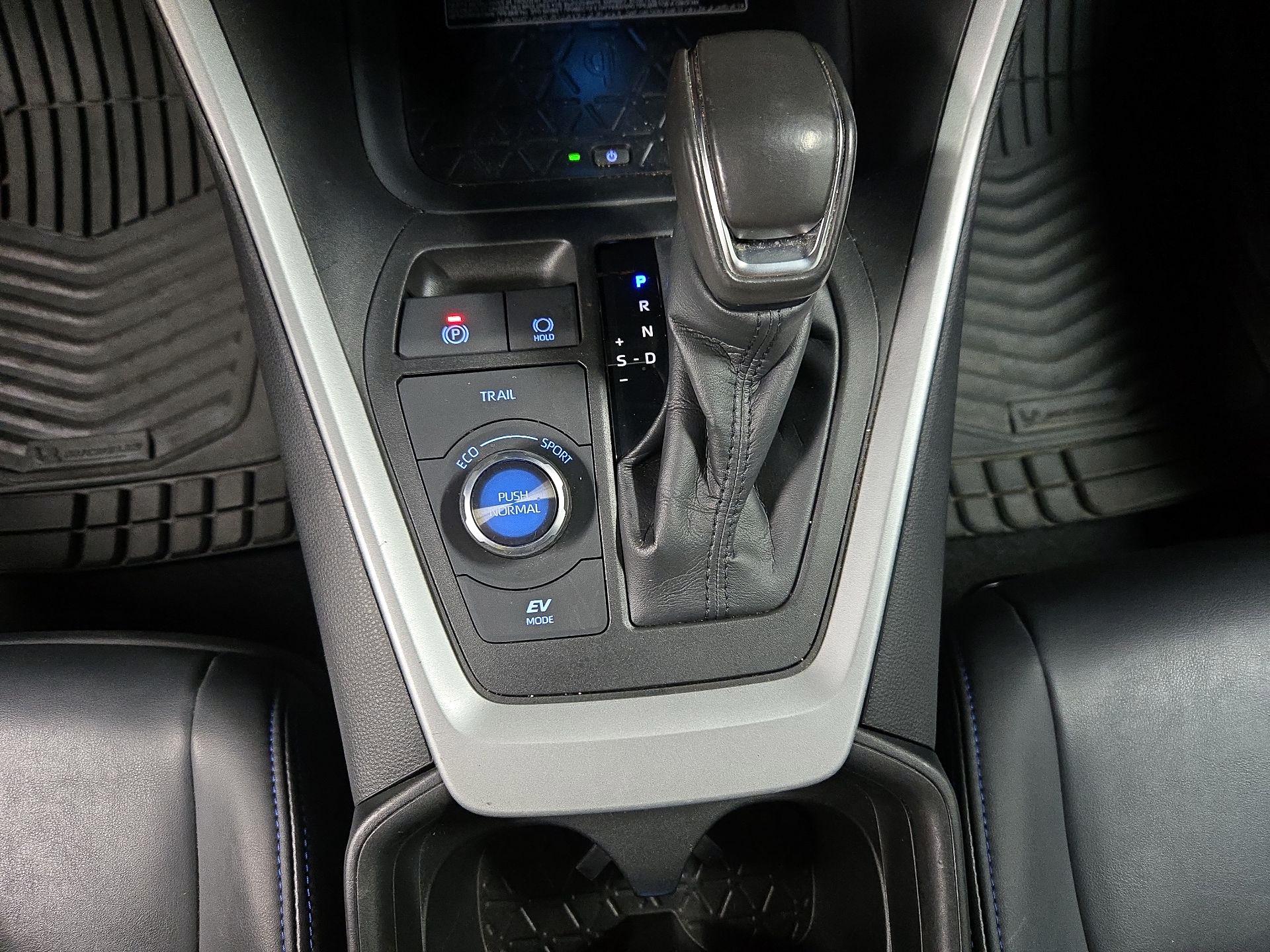 Thumbnail: 2021 Toyota RAV4 - 18