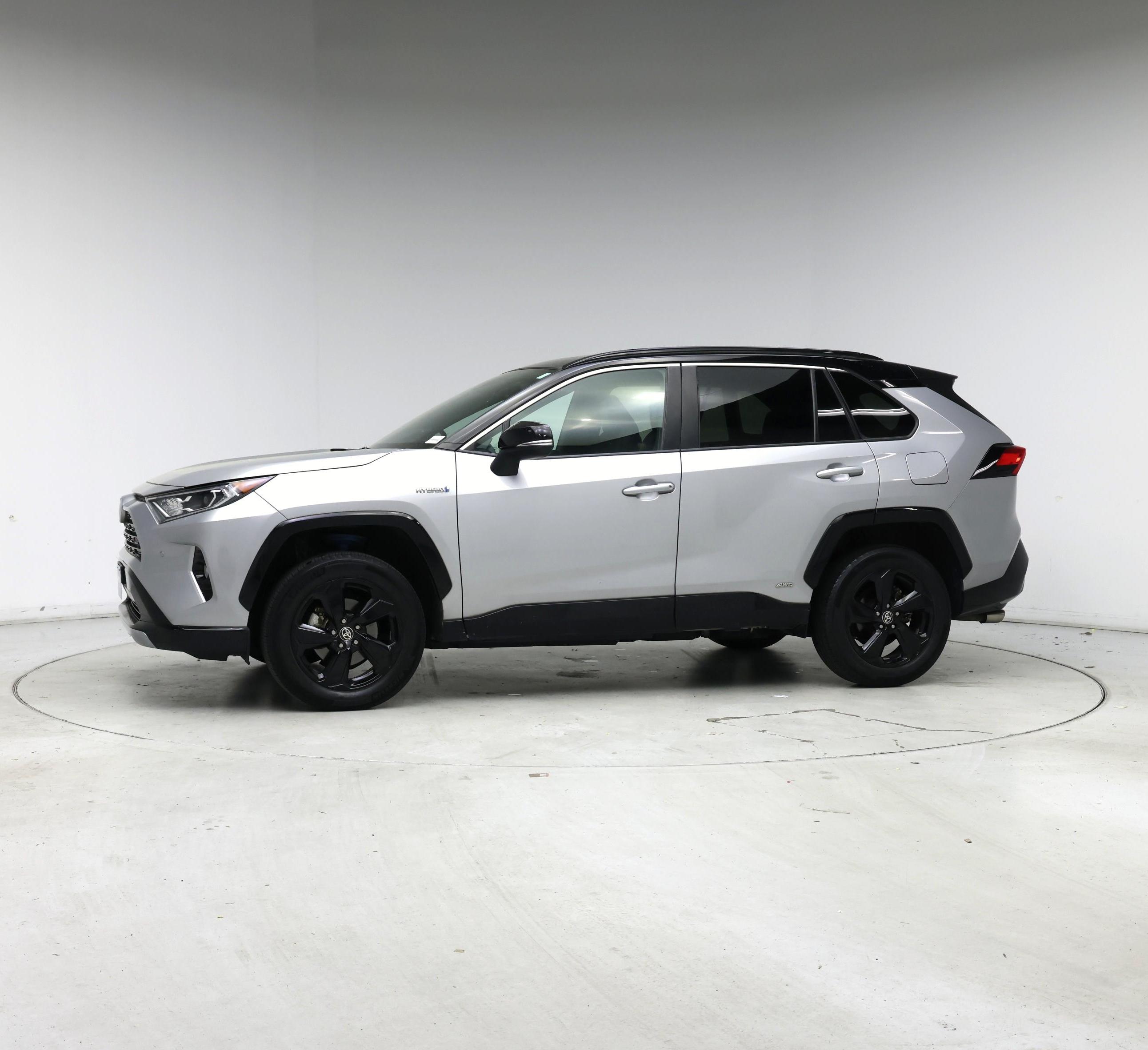 Thumbnail: 2021 Toyota RAV4 - 3