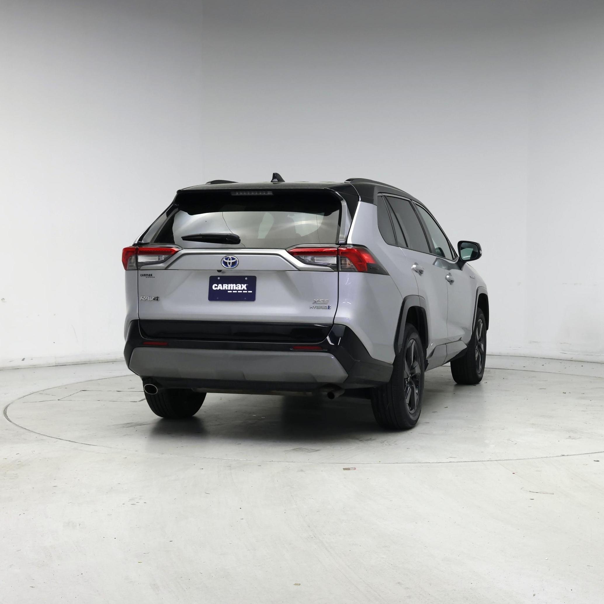 Thumbnail: 2021 Toyota RAV4 - 8