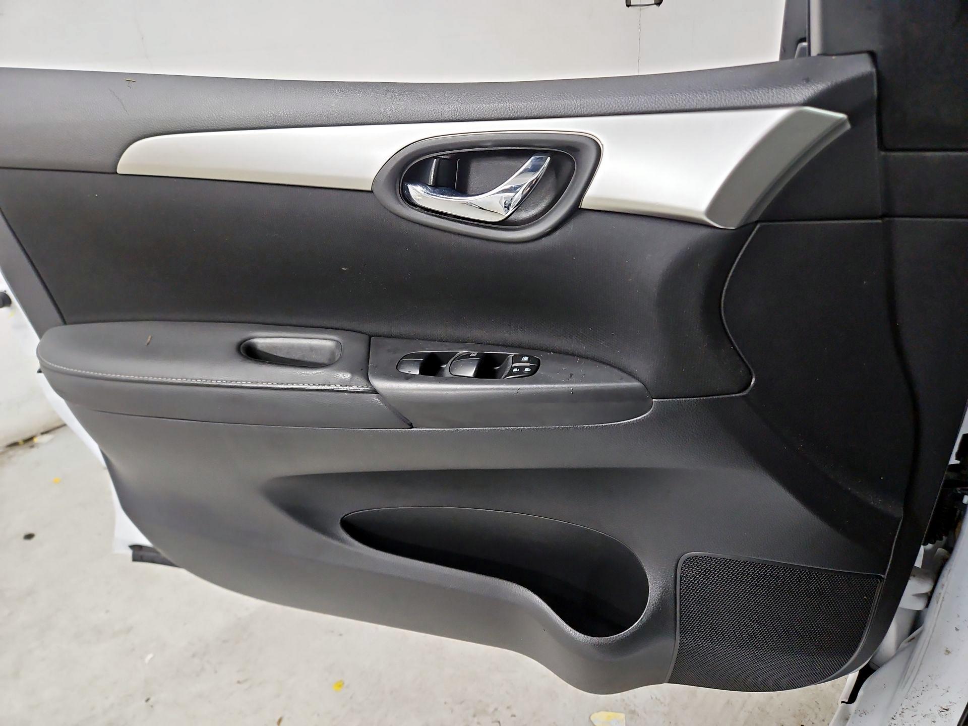 Thumbnail: 2018 Nissan Sentra - 12