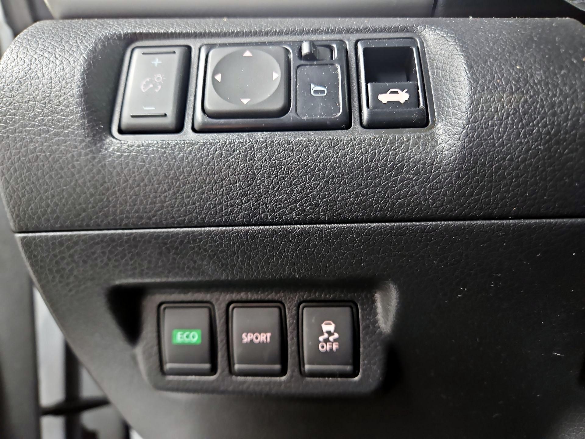 Thumbnail: 2018 Nissan Sentra - 13