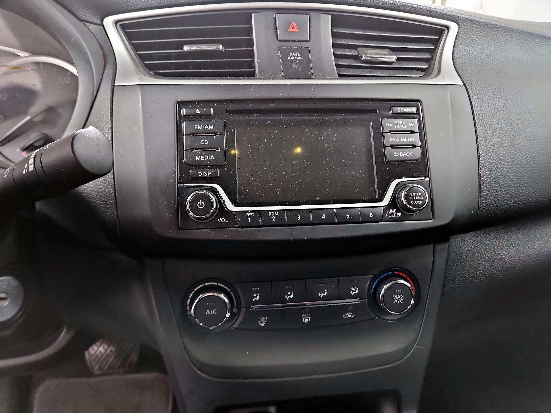 Thumbnail: 2018 Nissan Sentra - 16