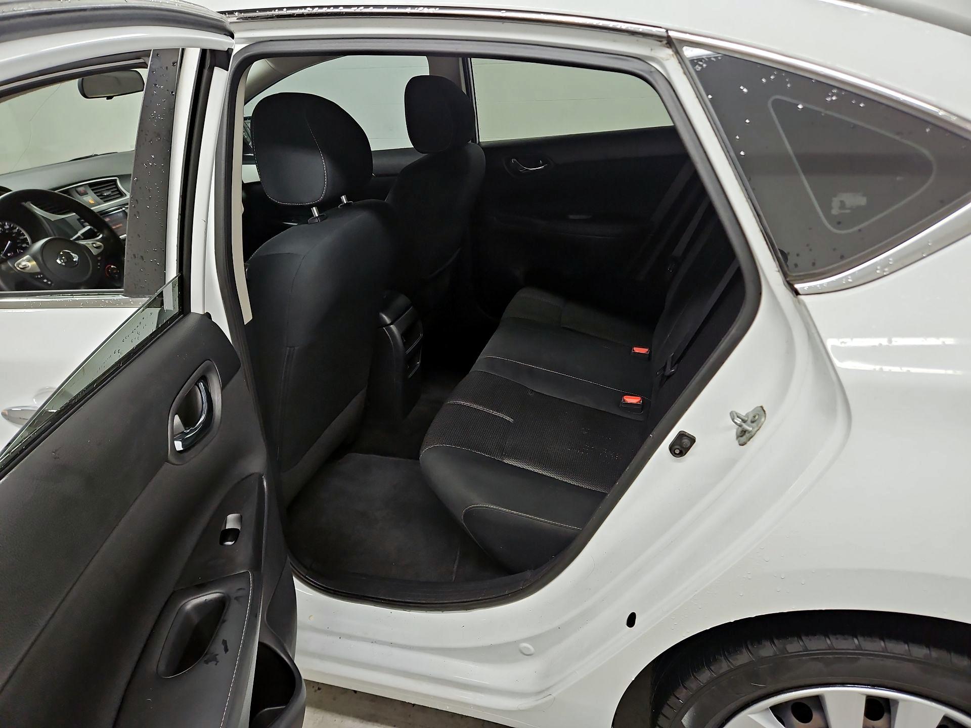 Thumbnail: 2018 Nissan Sentra - 19