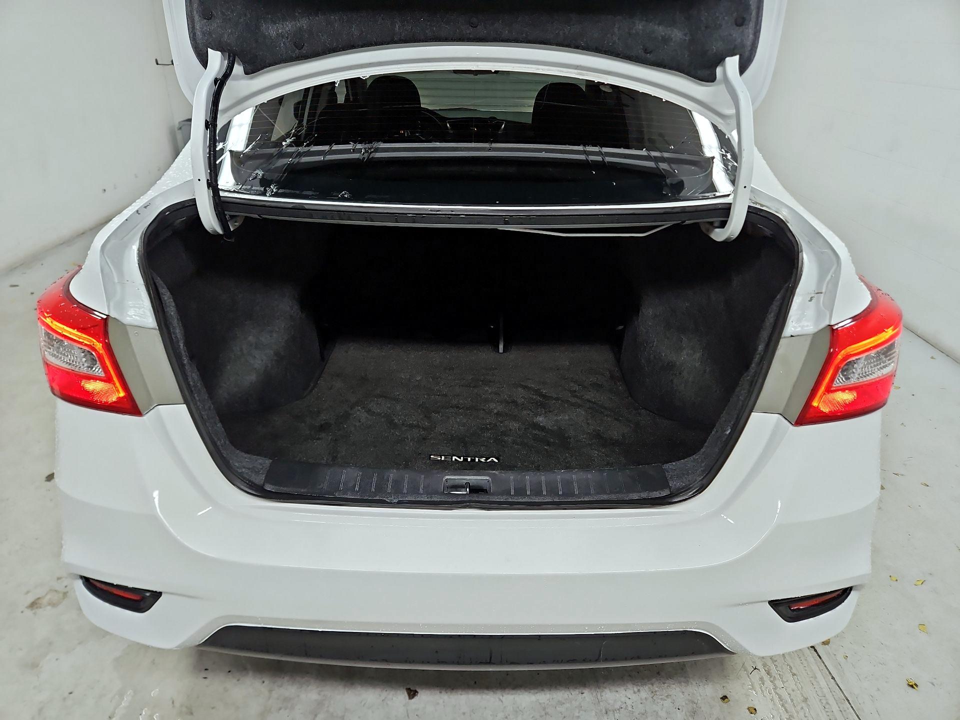 Thumbnail: 2018 Nissan Sentra - 20