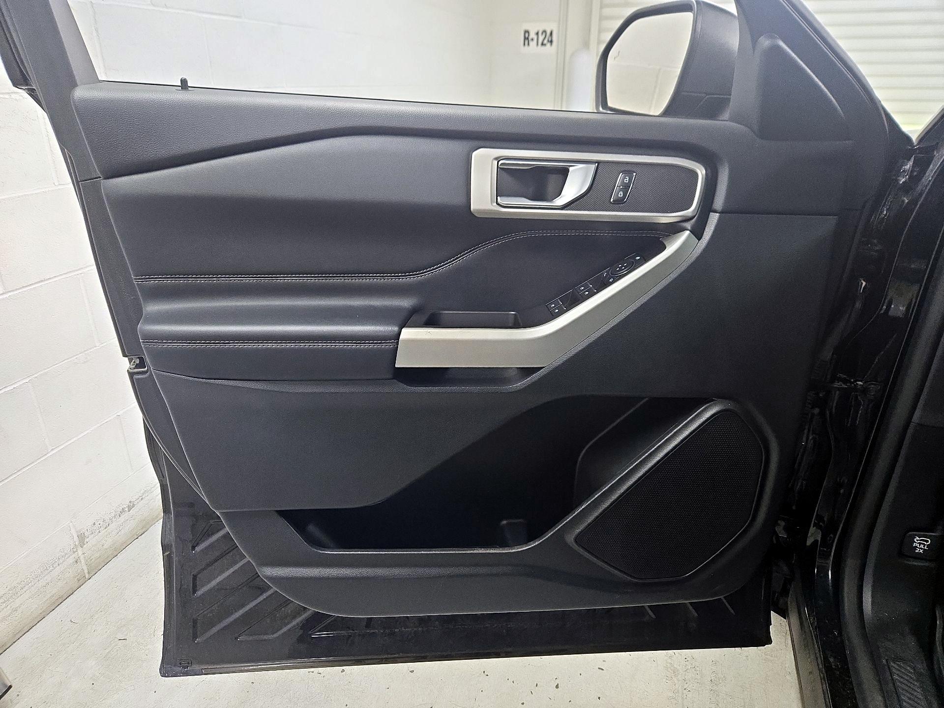 Thumbnail: 2021 Ford Explorer - 12