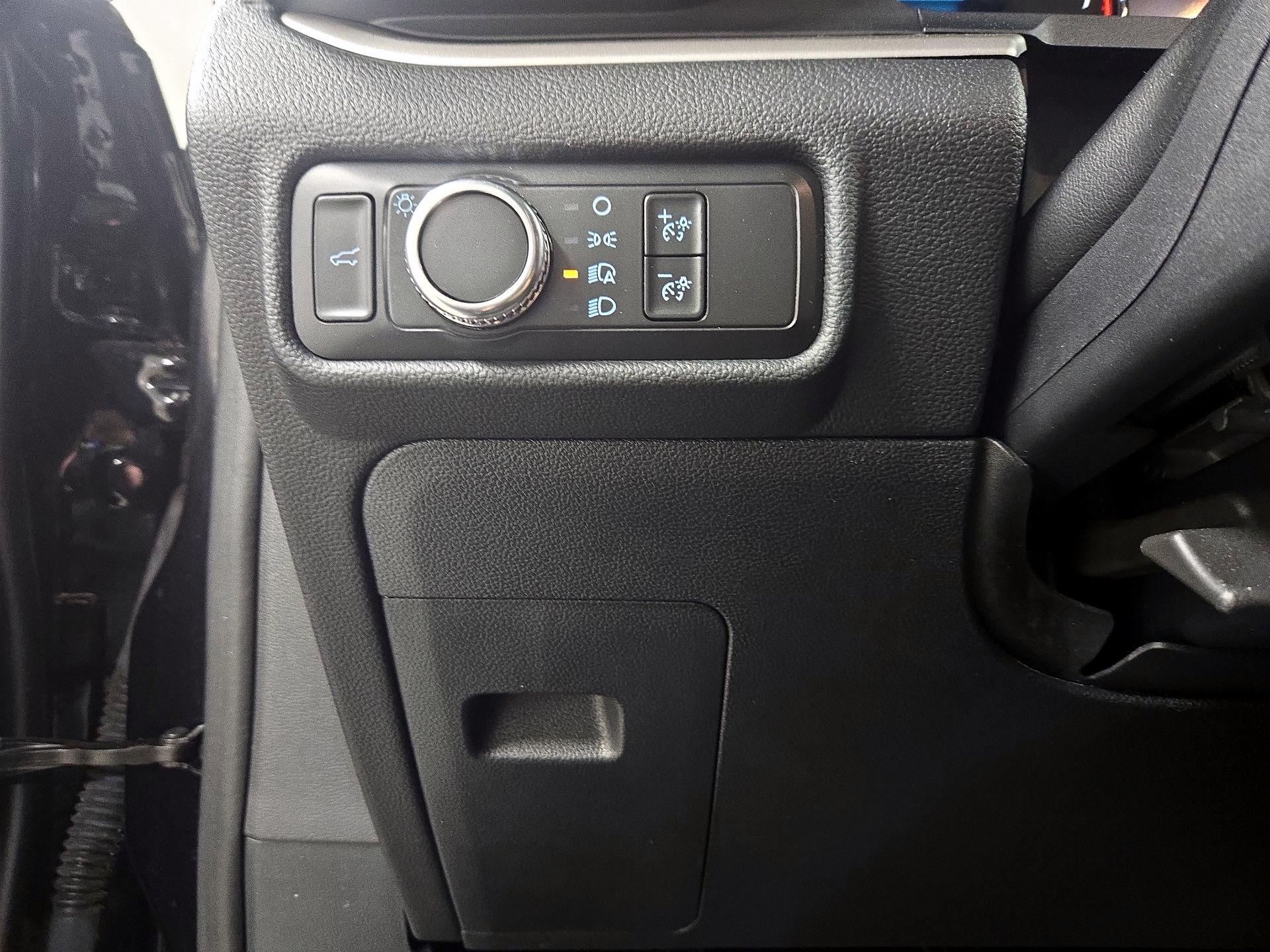 Thumbnail: 2021 Ford Explorer - 13