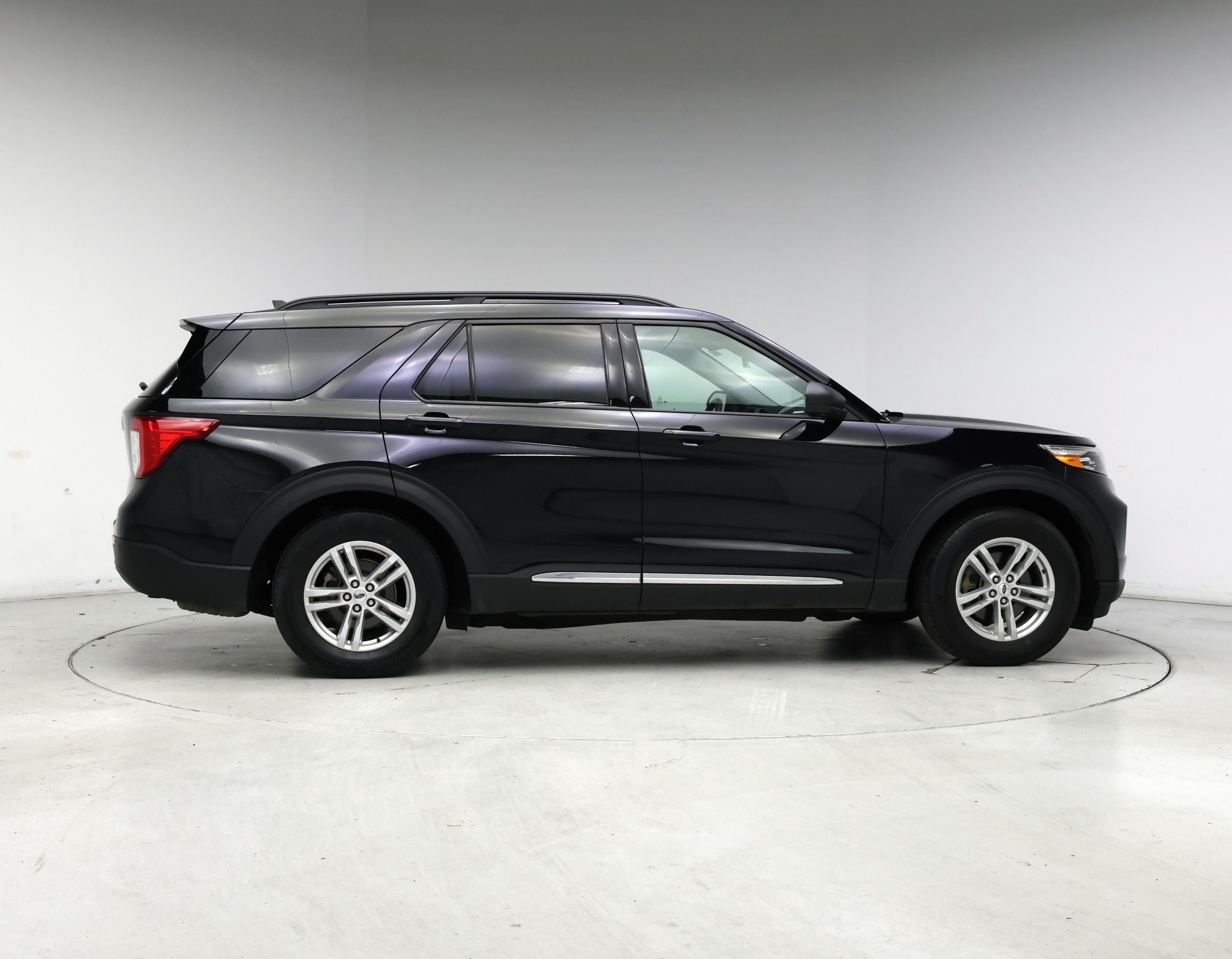 Thumbnail: 2021 Ford Explorer - 7