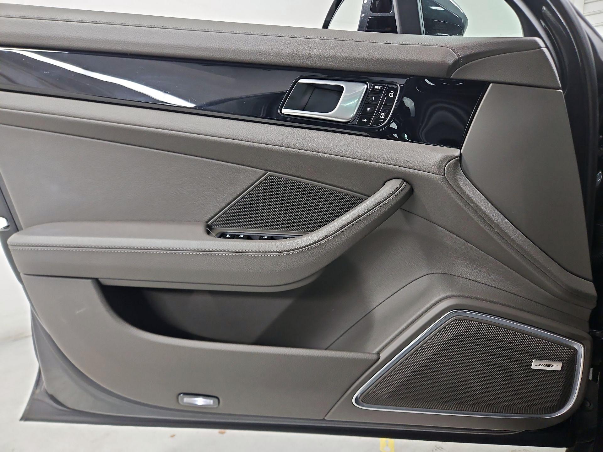 Thumbnail: 2021 Porsche Panamera - 12