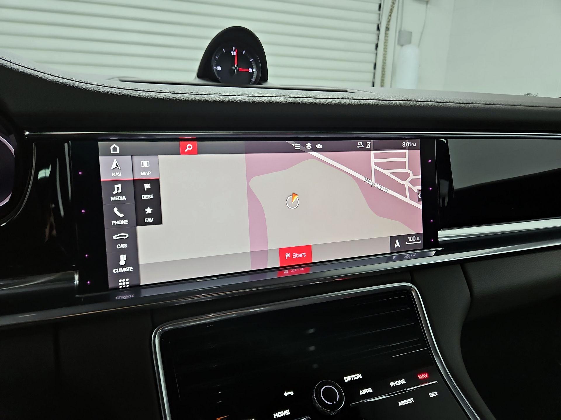 Thumbnail: 2021 Porsche Panamera - 14