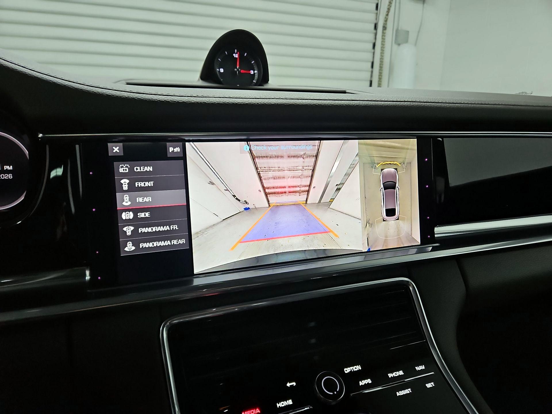 Thumbnail: 2021 Porsche Panamera - 15