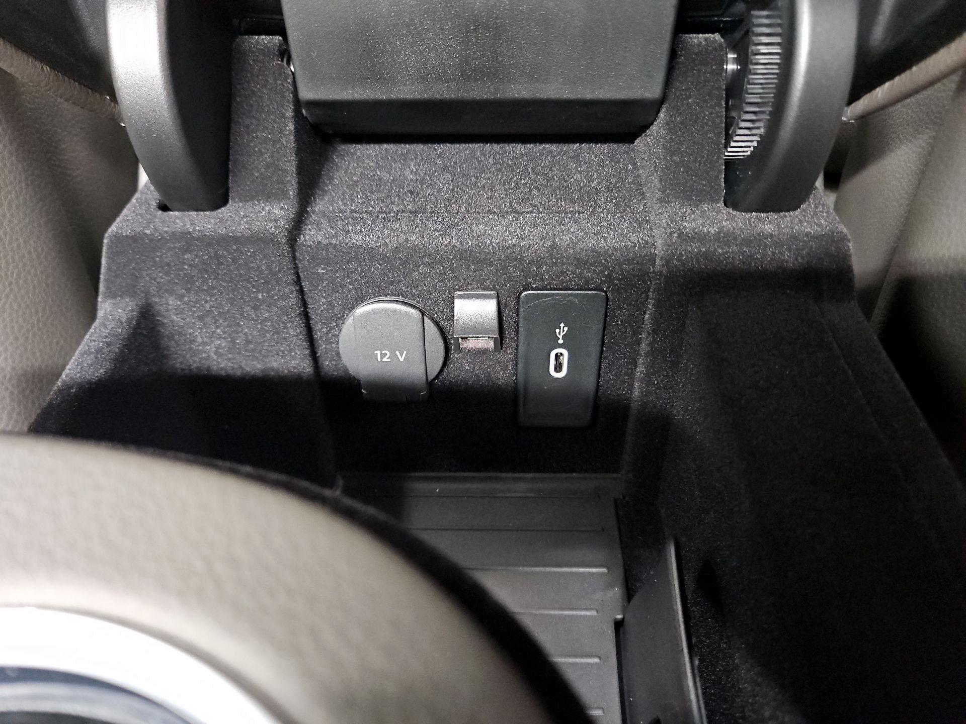 Thumbnail: 2021 Porsche Panamera - 19