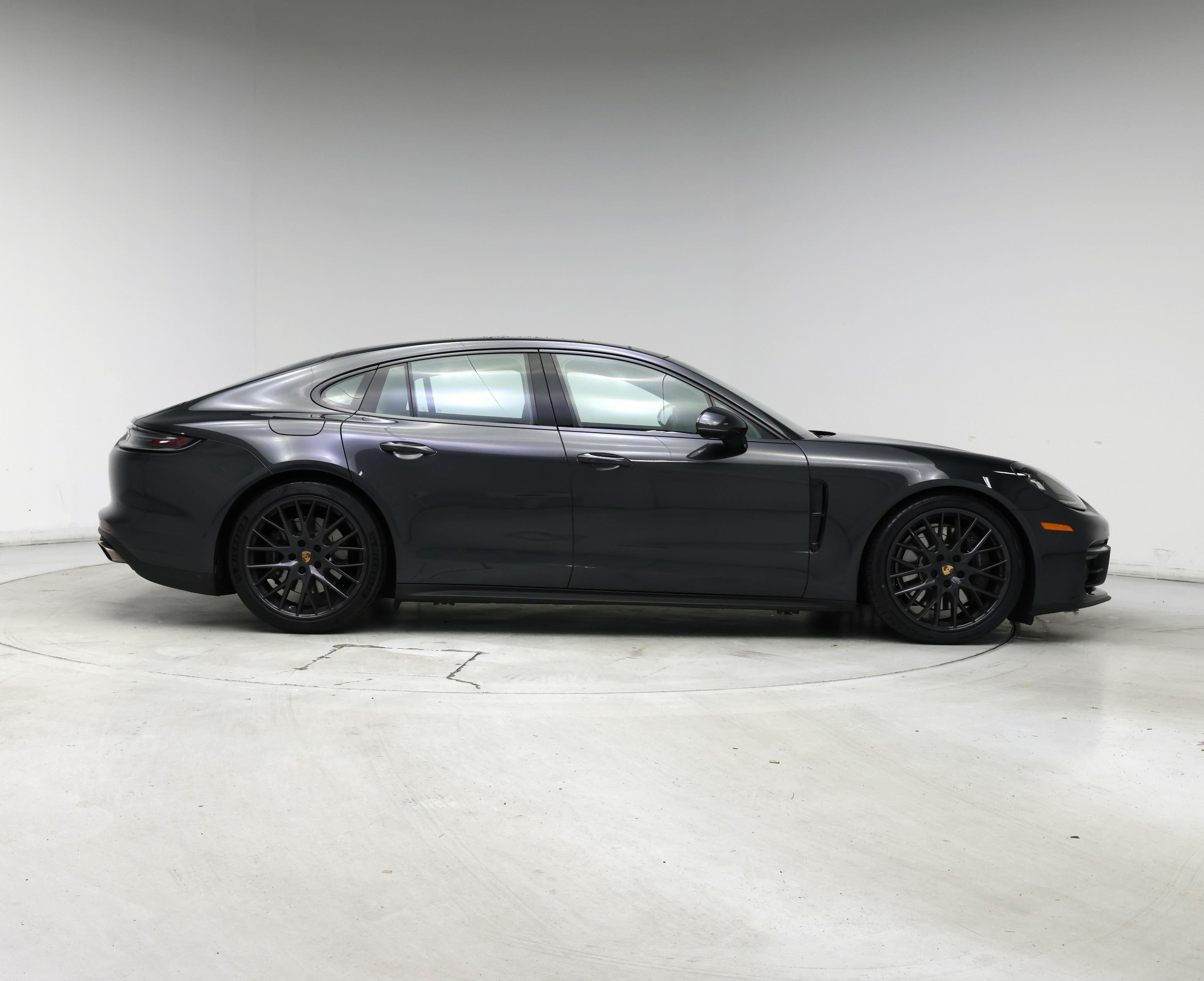 Thumbnail: 2021 Porsche Panamera - 7