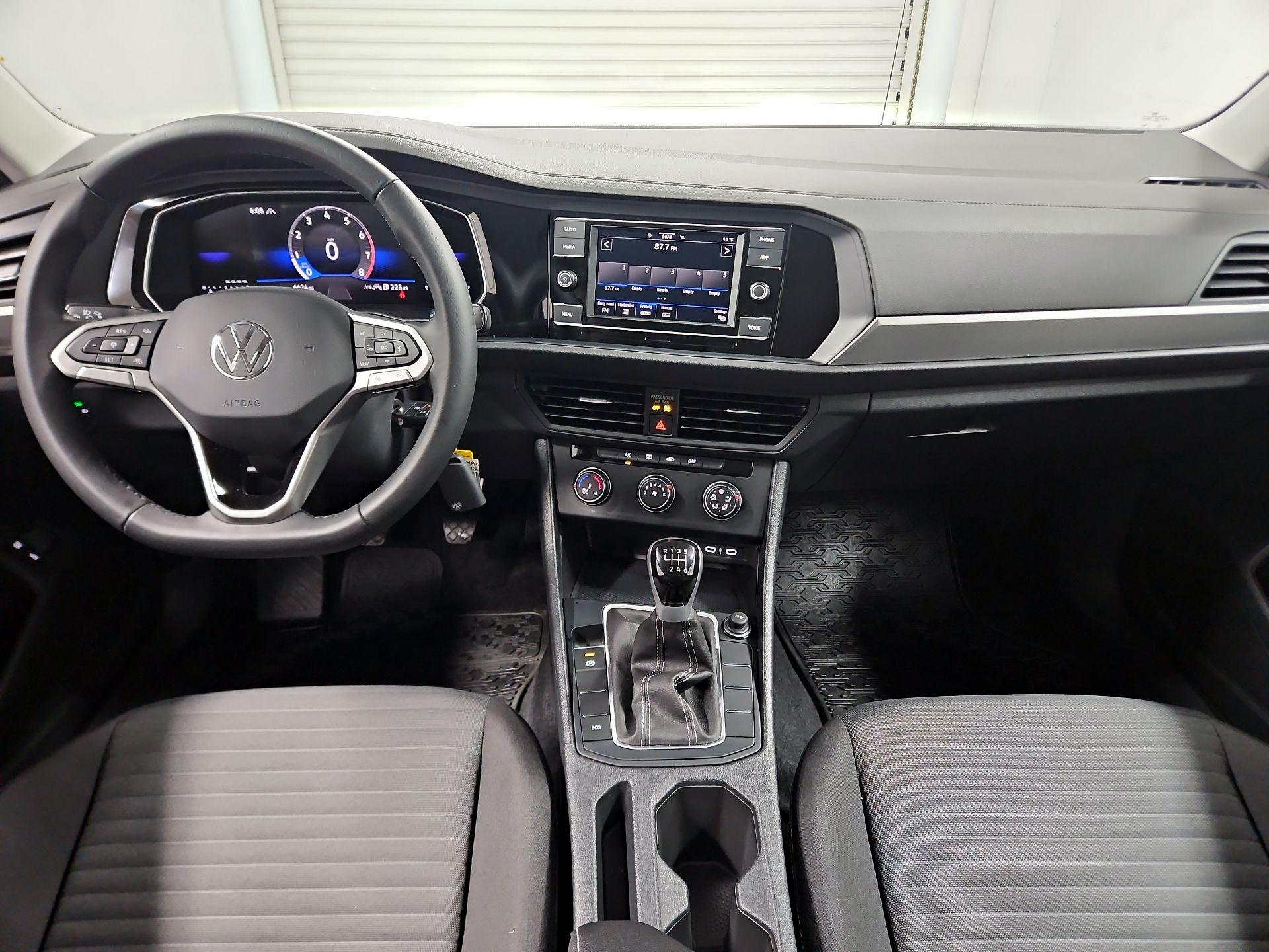 Thumbnail: 2024 Volkswagen Jetta - 9