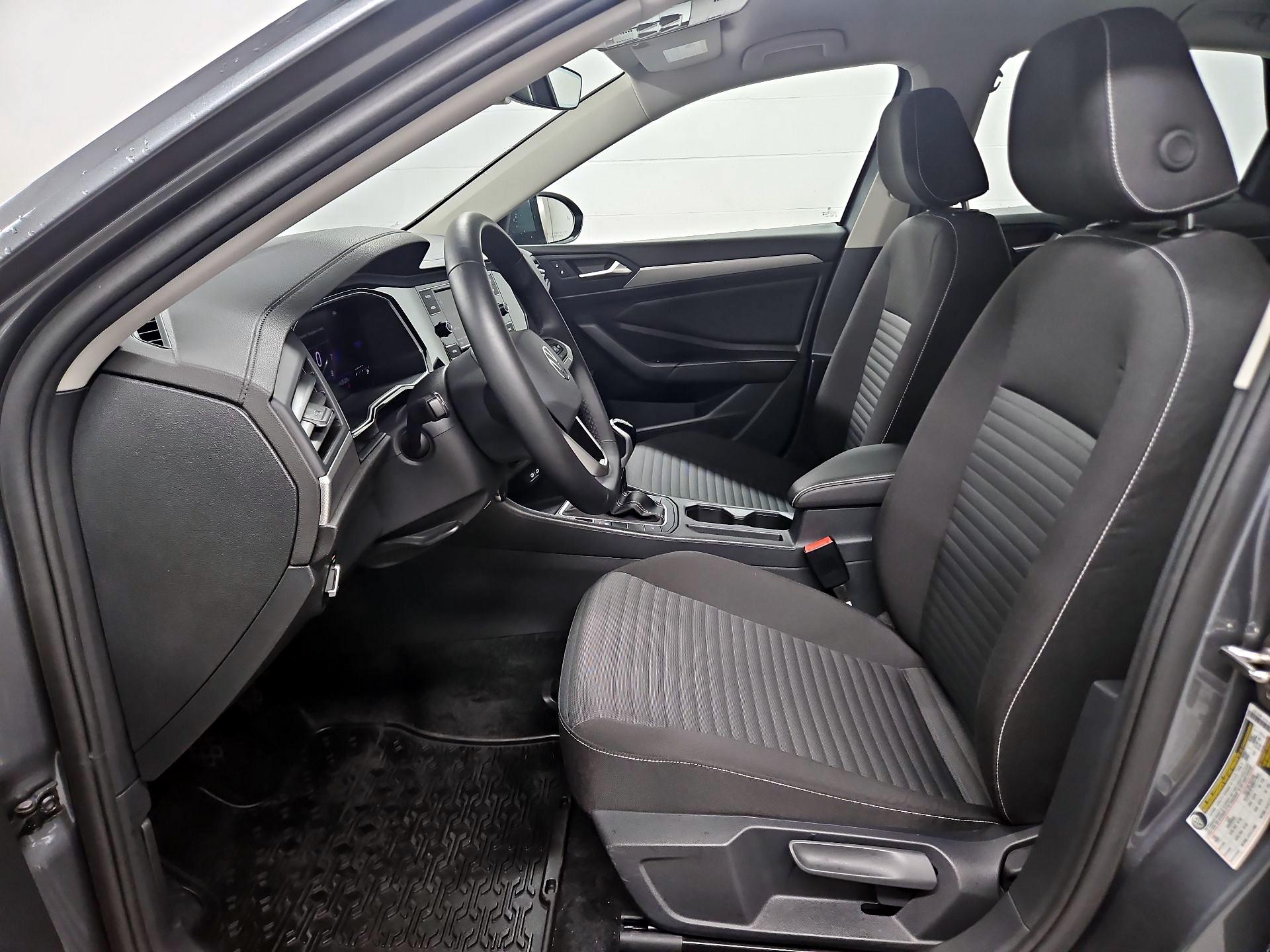 Thumbnail: 2024 Volkswagen Jetta - 11