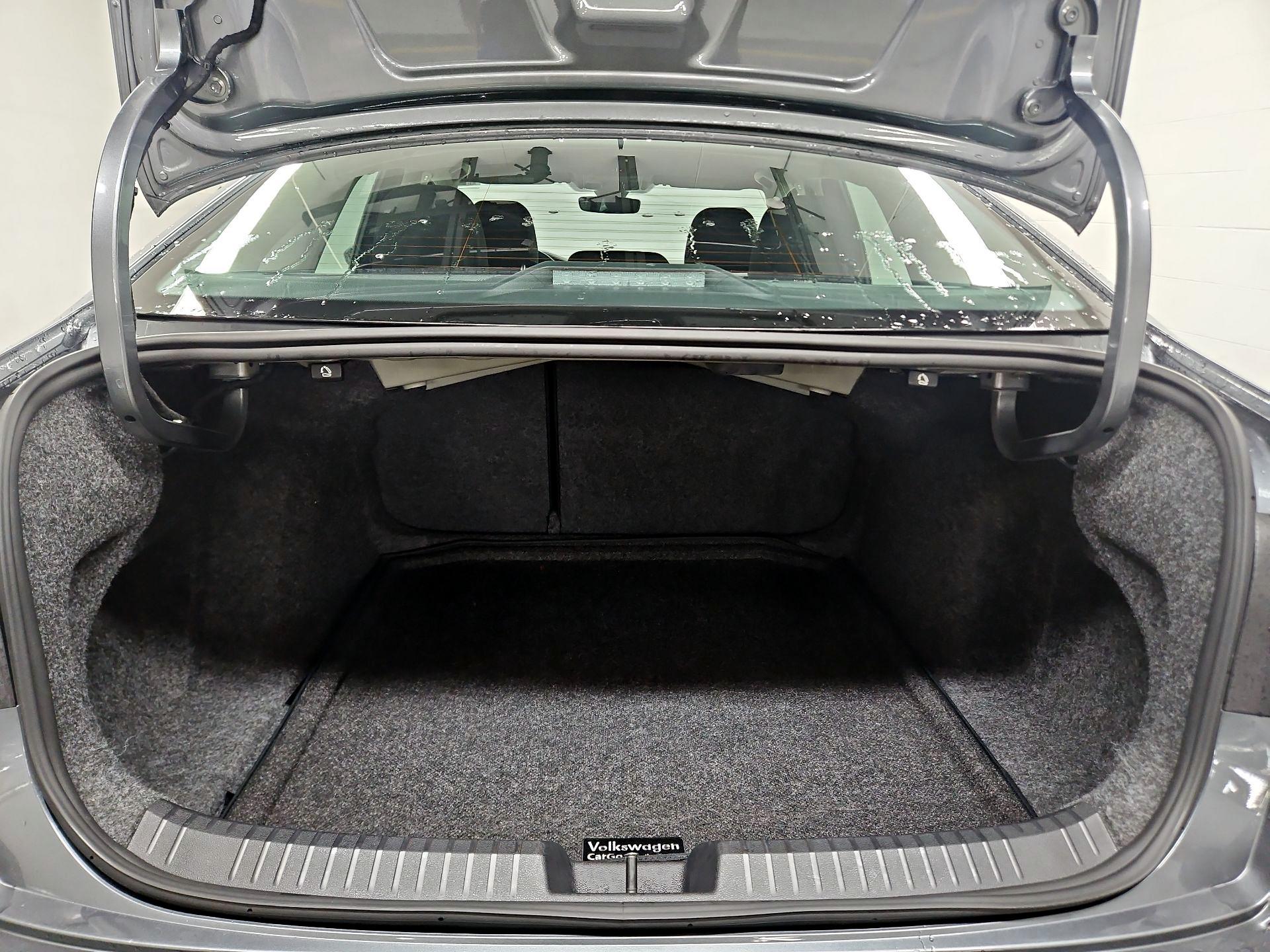 Thumbnail: 2024 Volkswagen Jetta - 20