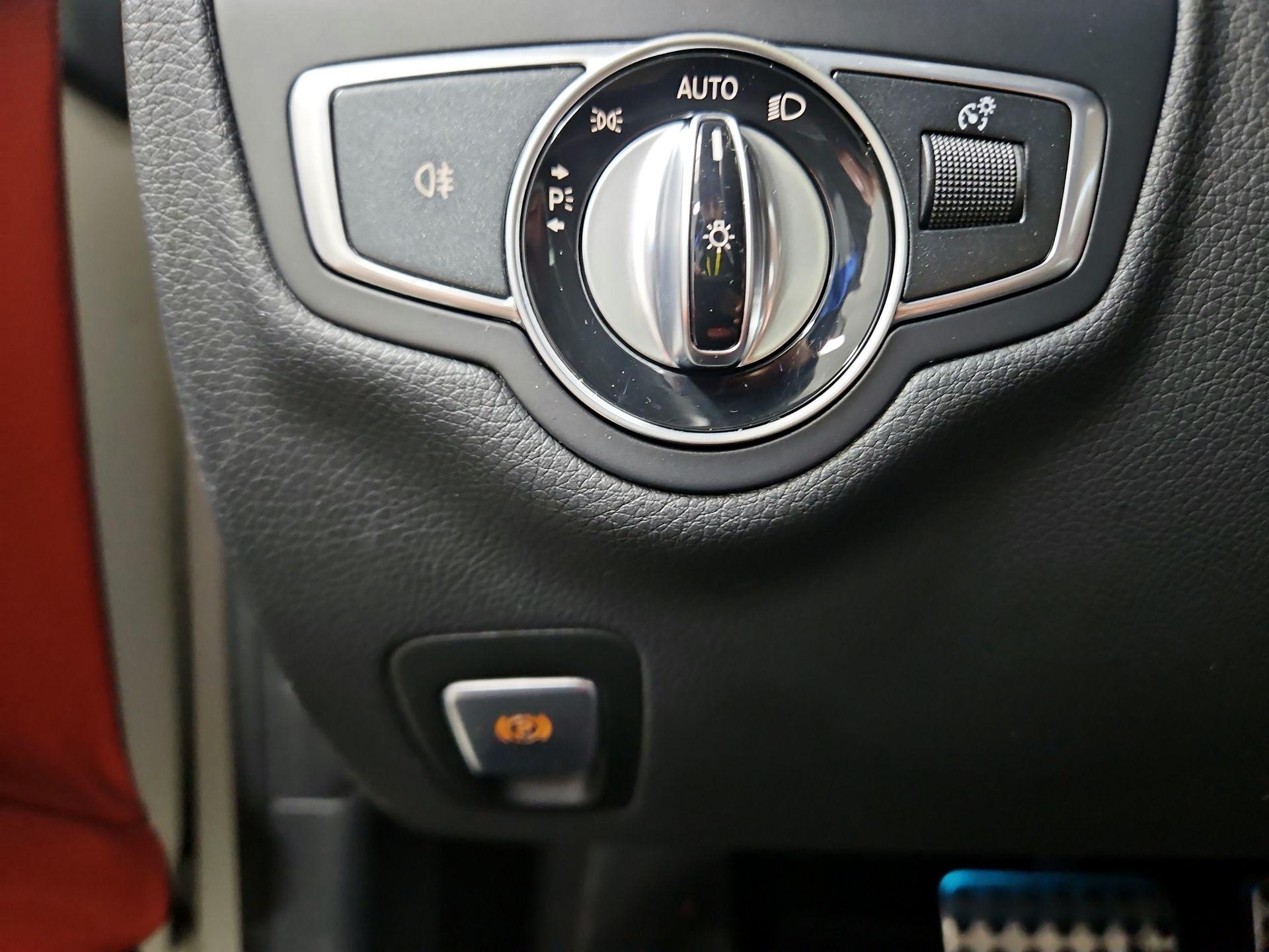 Thumbnail: 2017 Mercedes-Benz C-Class - 13