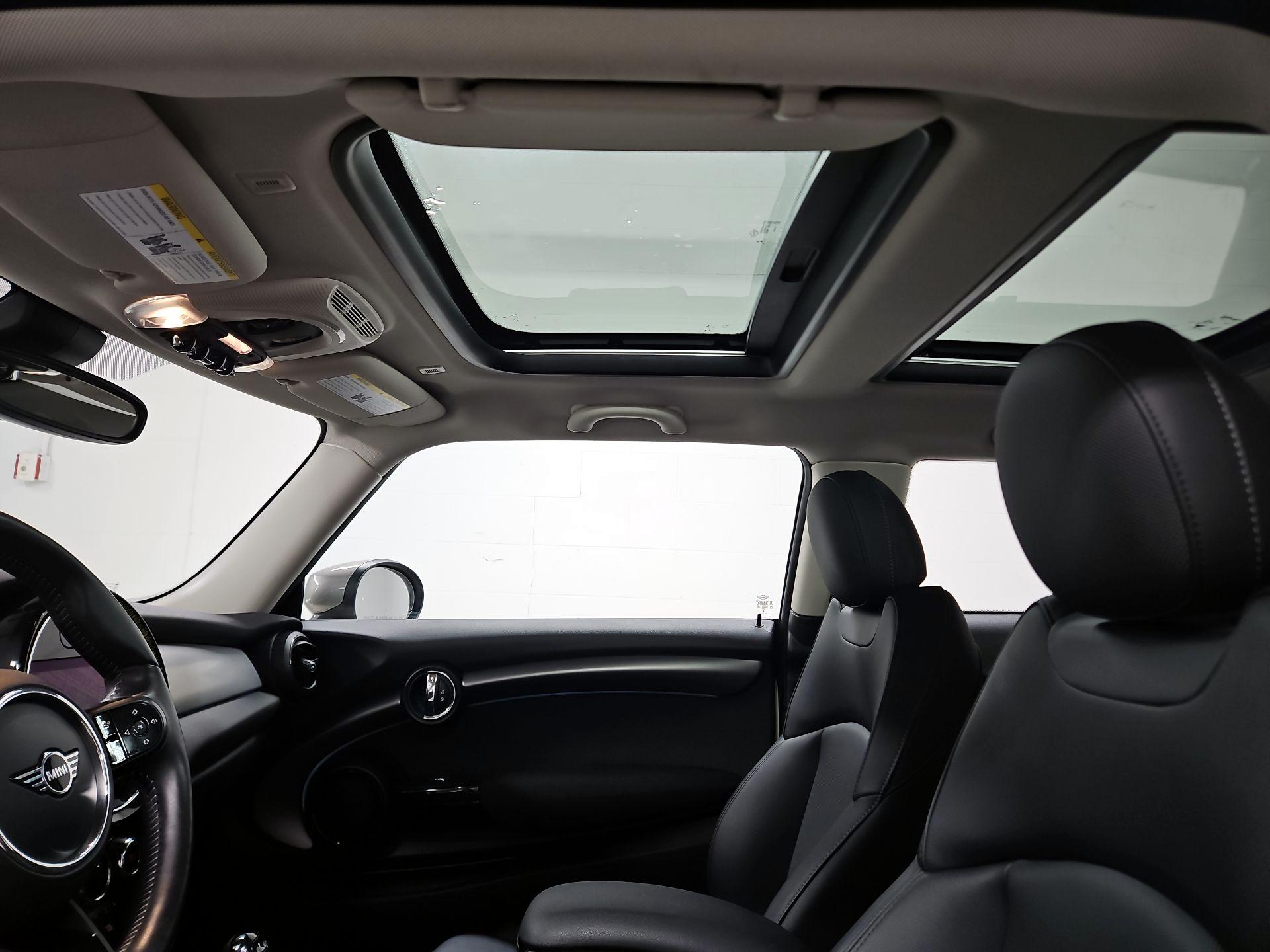 Thumbnail: 2022 MINI Cooper Hardtop - 20