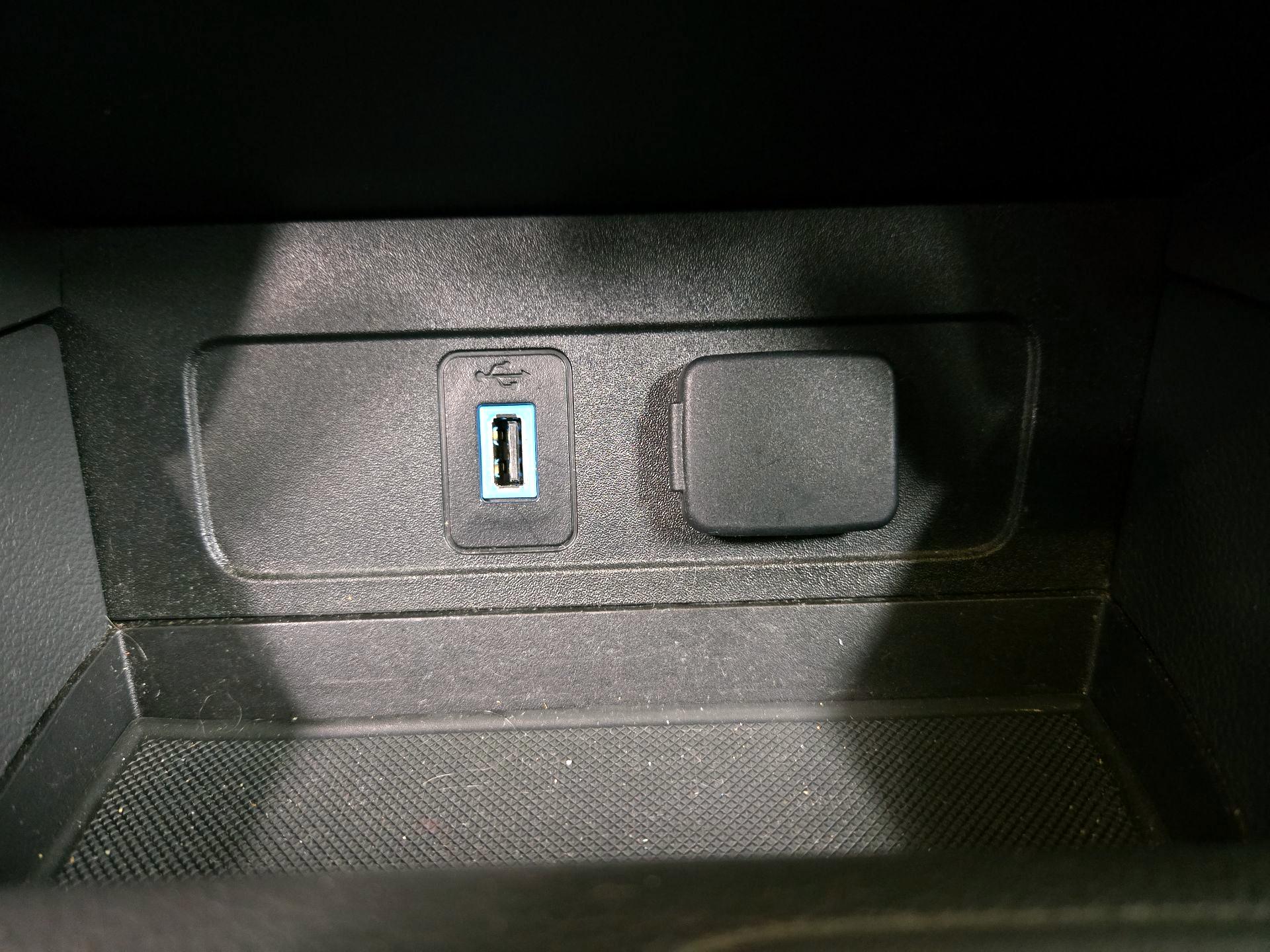 Thumbnail: 2018 Ford Escape - 18